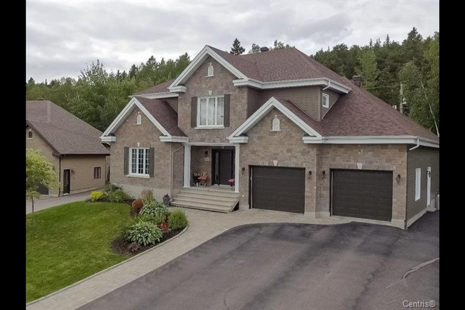 image 0 - House For sale Chicoutimi Saguenay  - 19 rooms