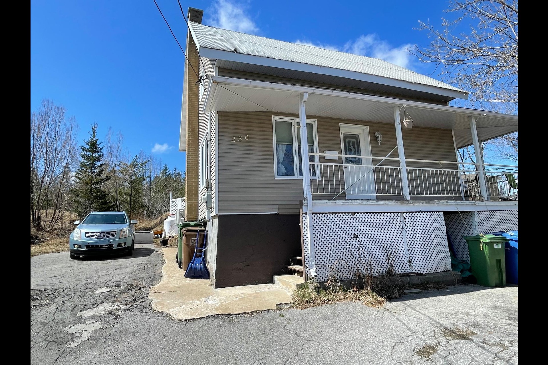 image 0 - House For sale Chicoutimi Saguenay  - 6 rooms