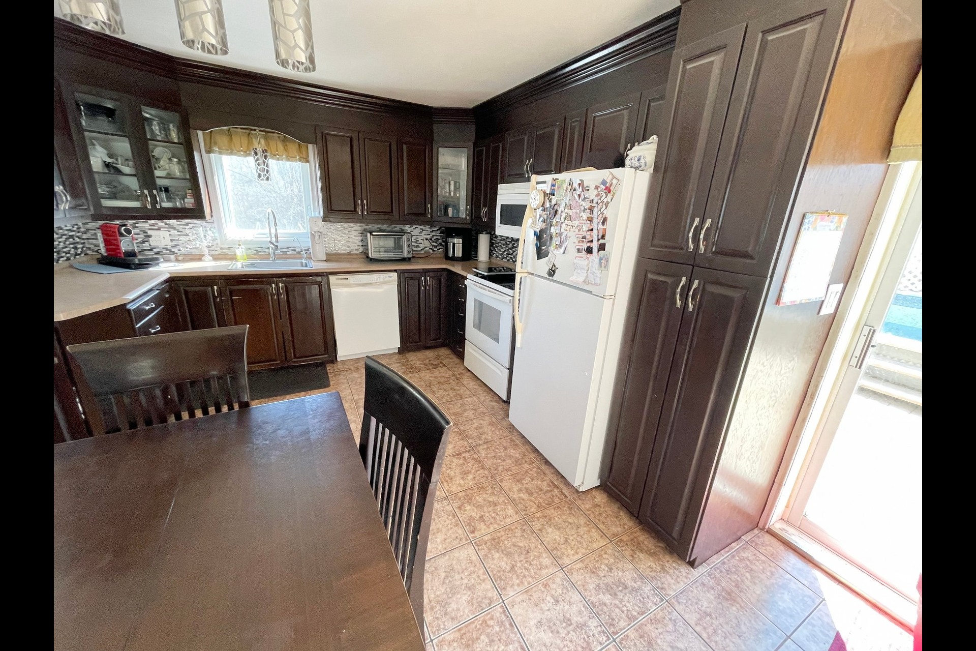 image 3 - House For sale Chicoutimi Saguenay  - 6 rooms