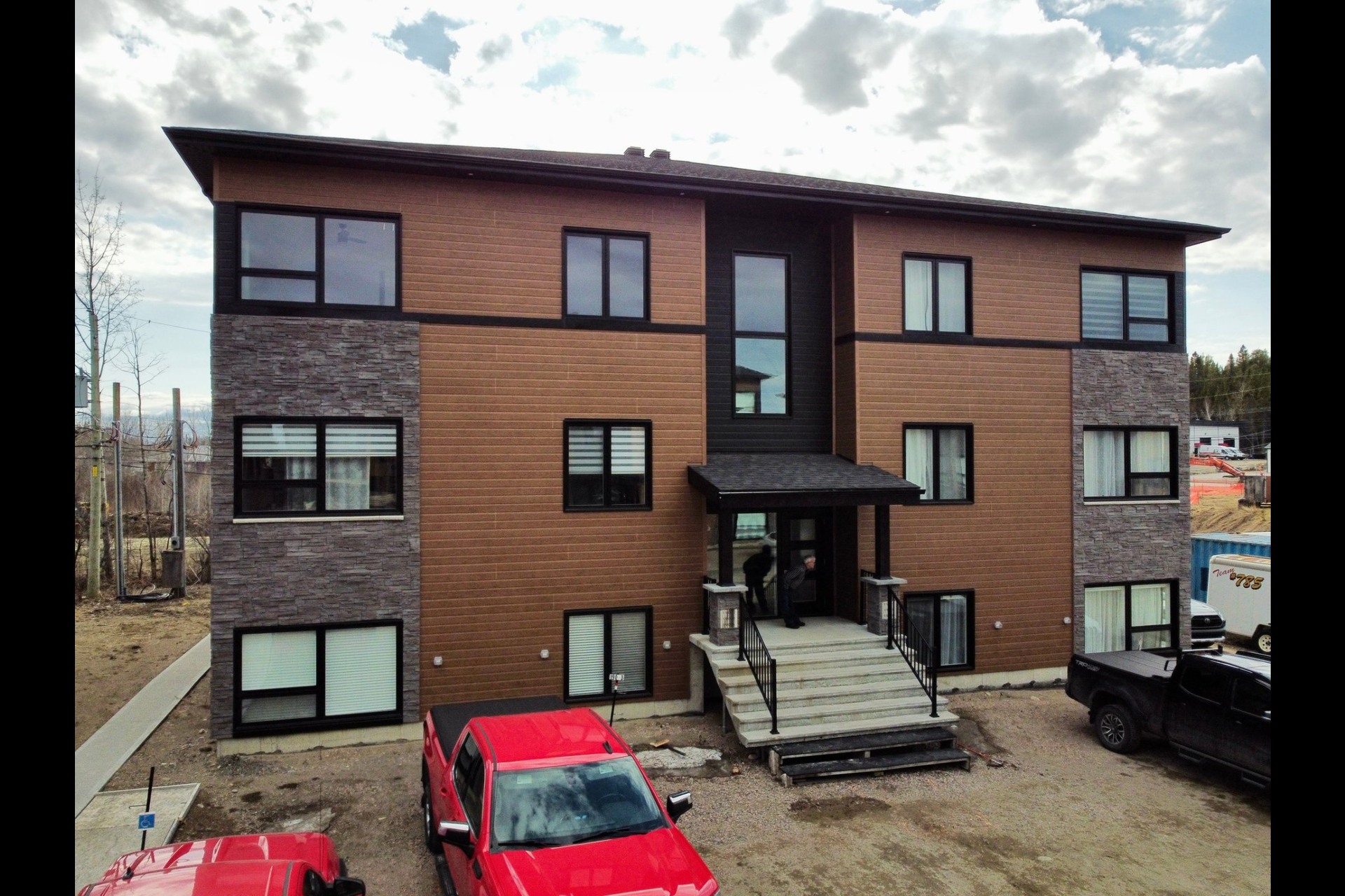 image 1 - Apartment For sale Chicoutimi Saguenay  - 10 rooms