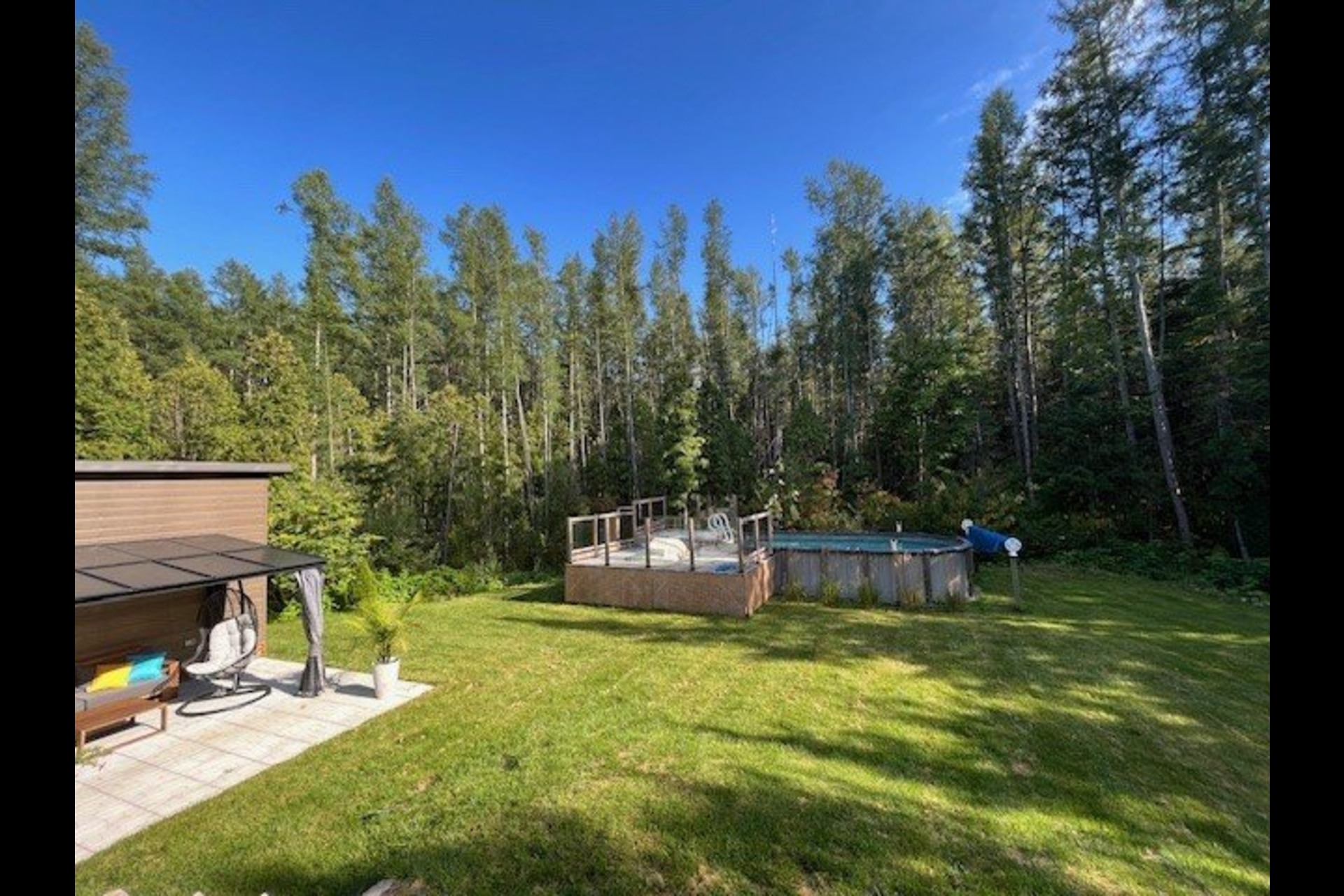 image 2 - House For sale Chicoutimi Saguenay  - 9 rooms