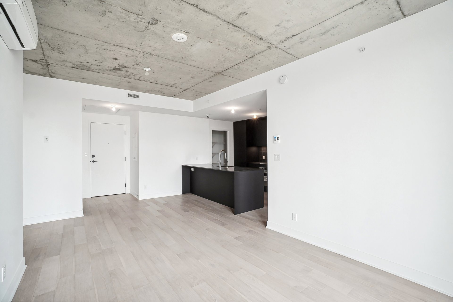 image 8 - Apartment For rent LaSalle Montréal  - 6 rooms