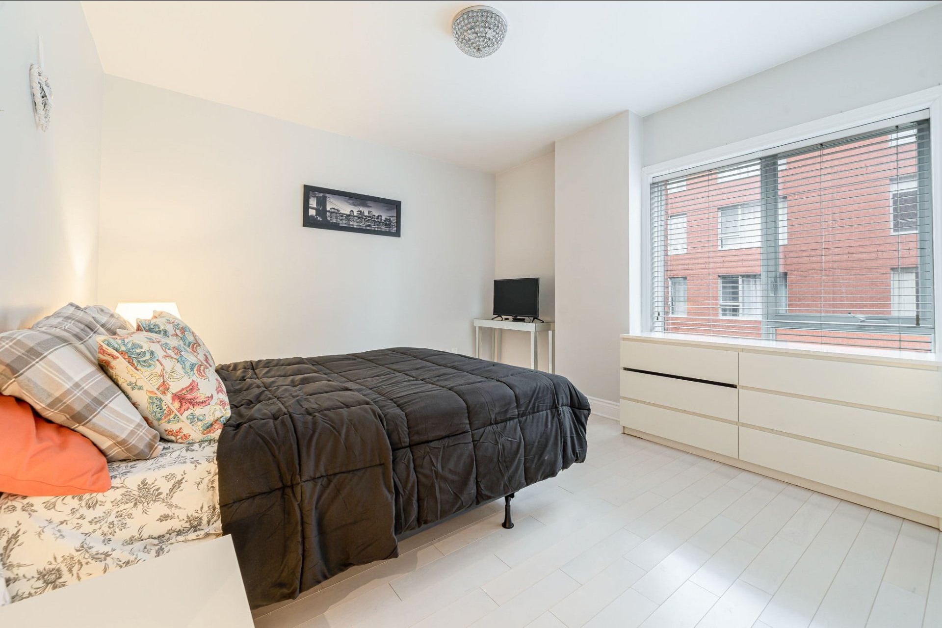 image 10 - Apartment For rent Dollard-des-Ormeaux - 5 rooms