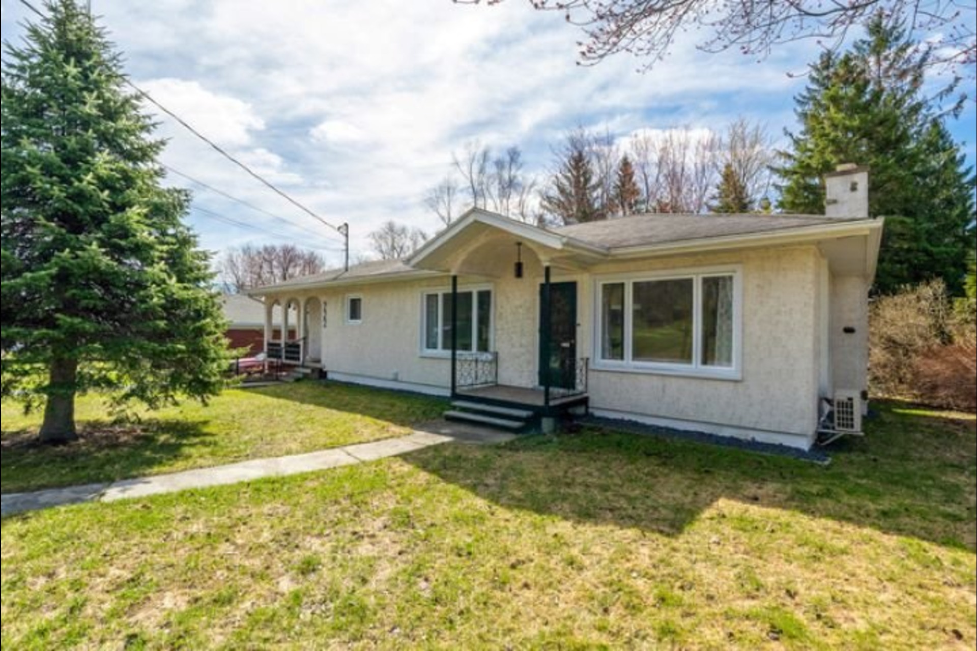 image 1 - House For sale Magog - 15 rooms