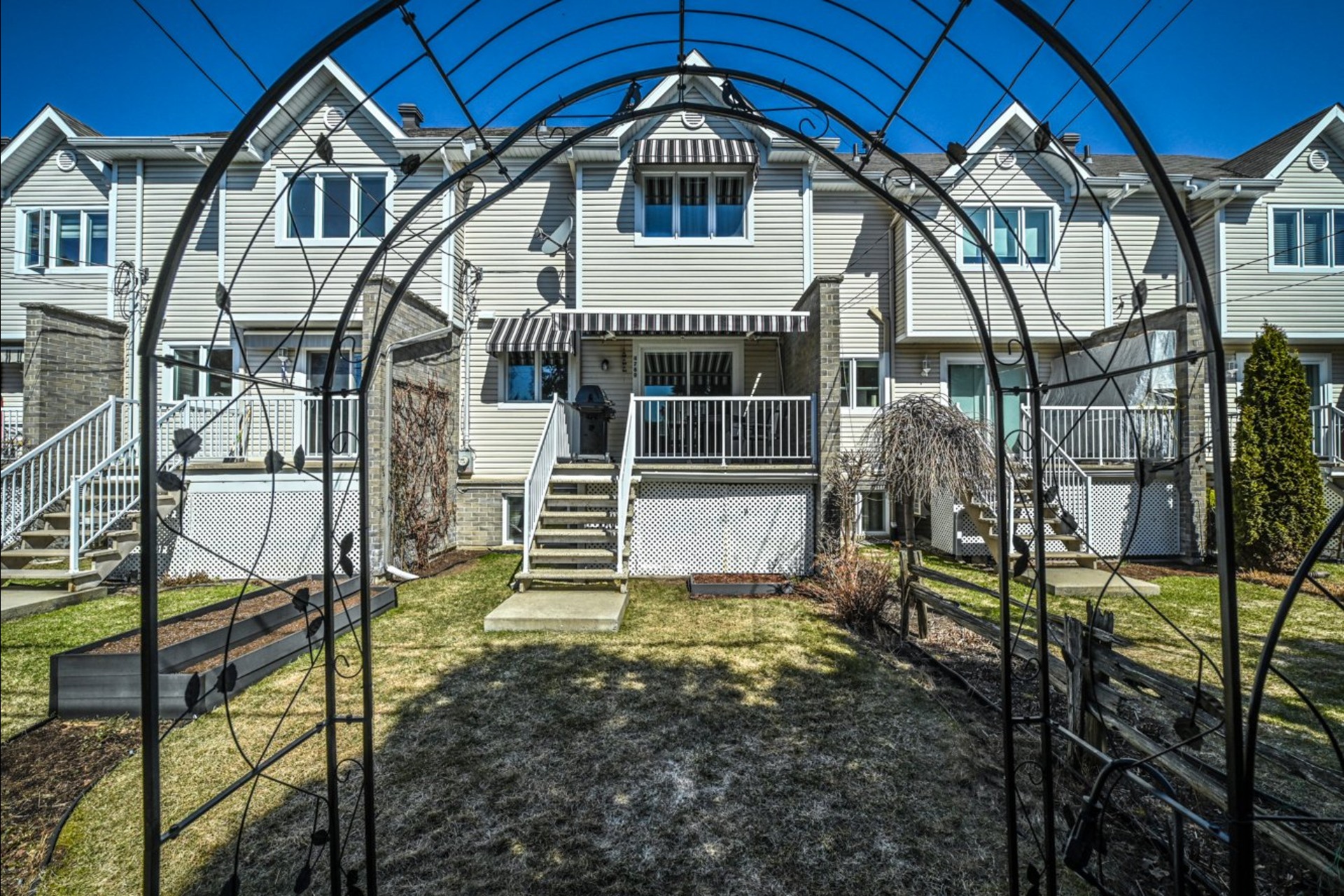 image 1 - House For sale Sorel-Tracy - 10 rooms
