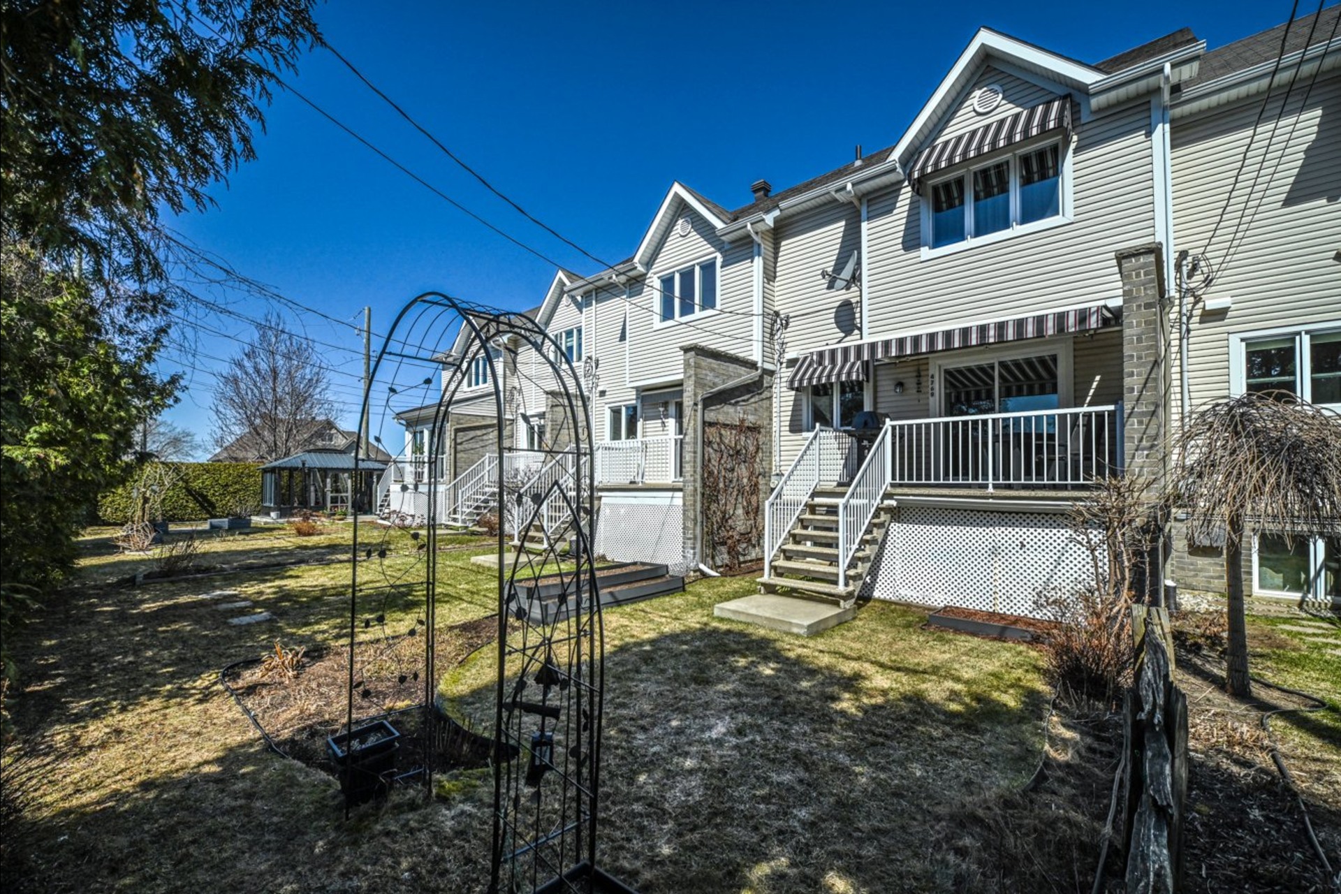 image 2 - House For sale Sorel-Tracy - 10 rooms