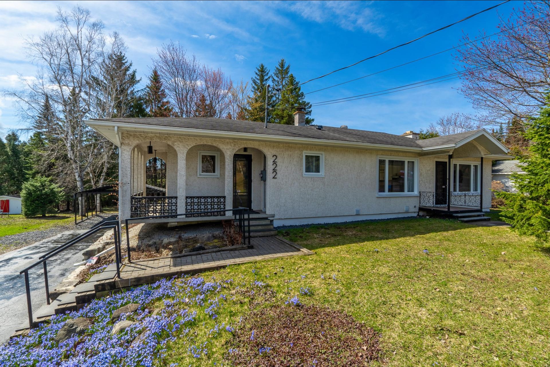 image 0 - House For sale Magog - 15 rooms