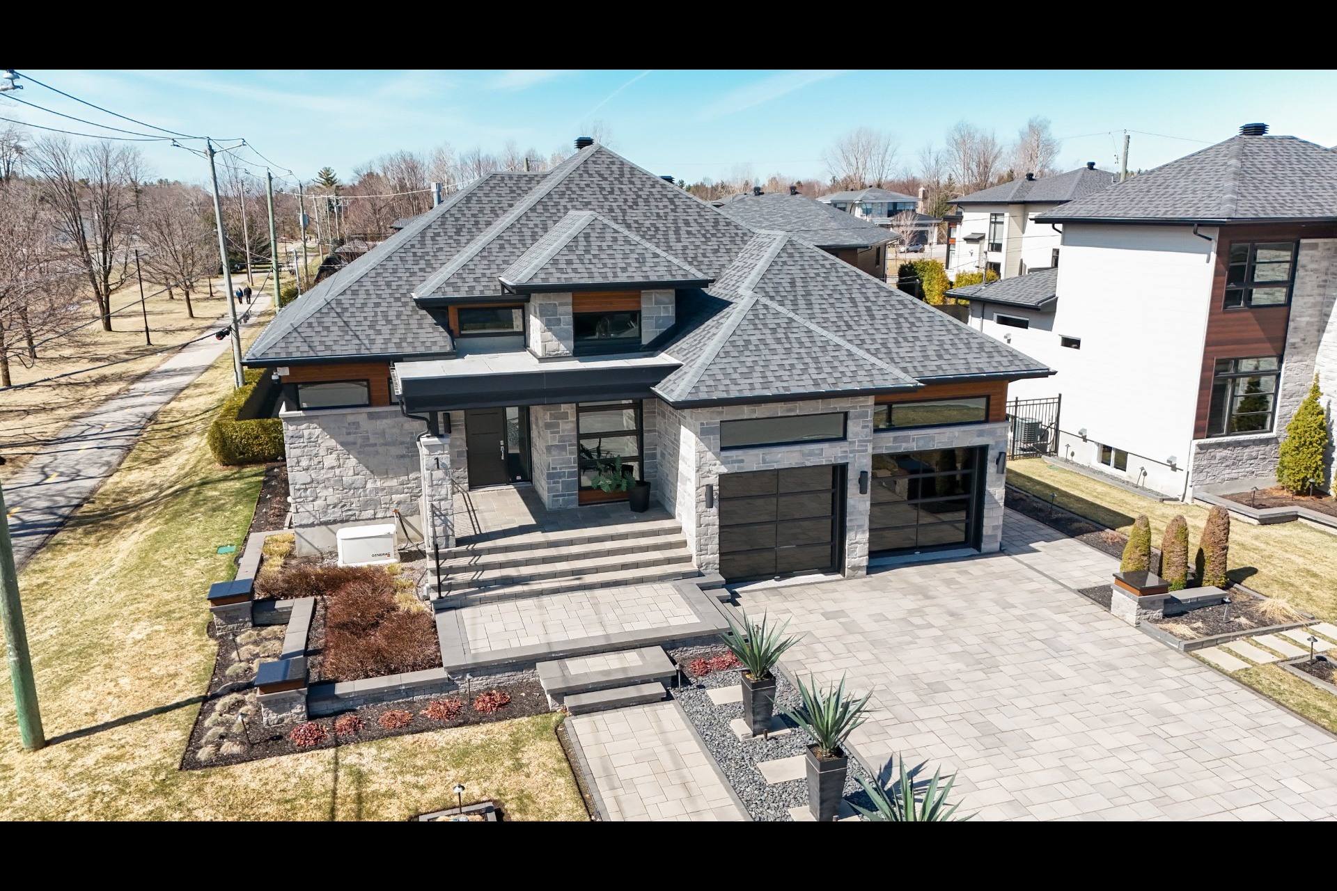 image 0 - House For sale Blainville - 15 rooms