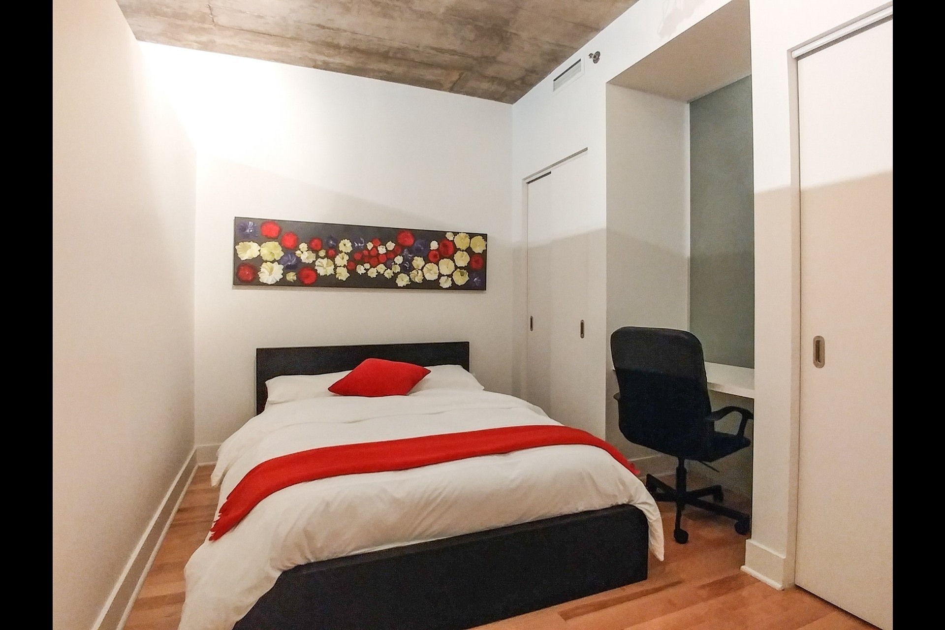 image 5 - Apartment For rent Ville-Marie Montréal  - 3 rooms