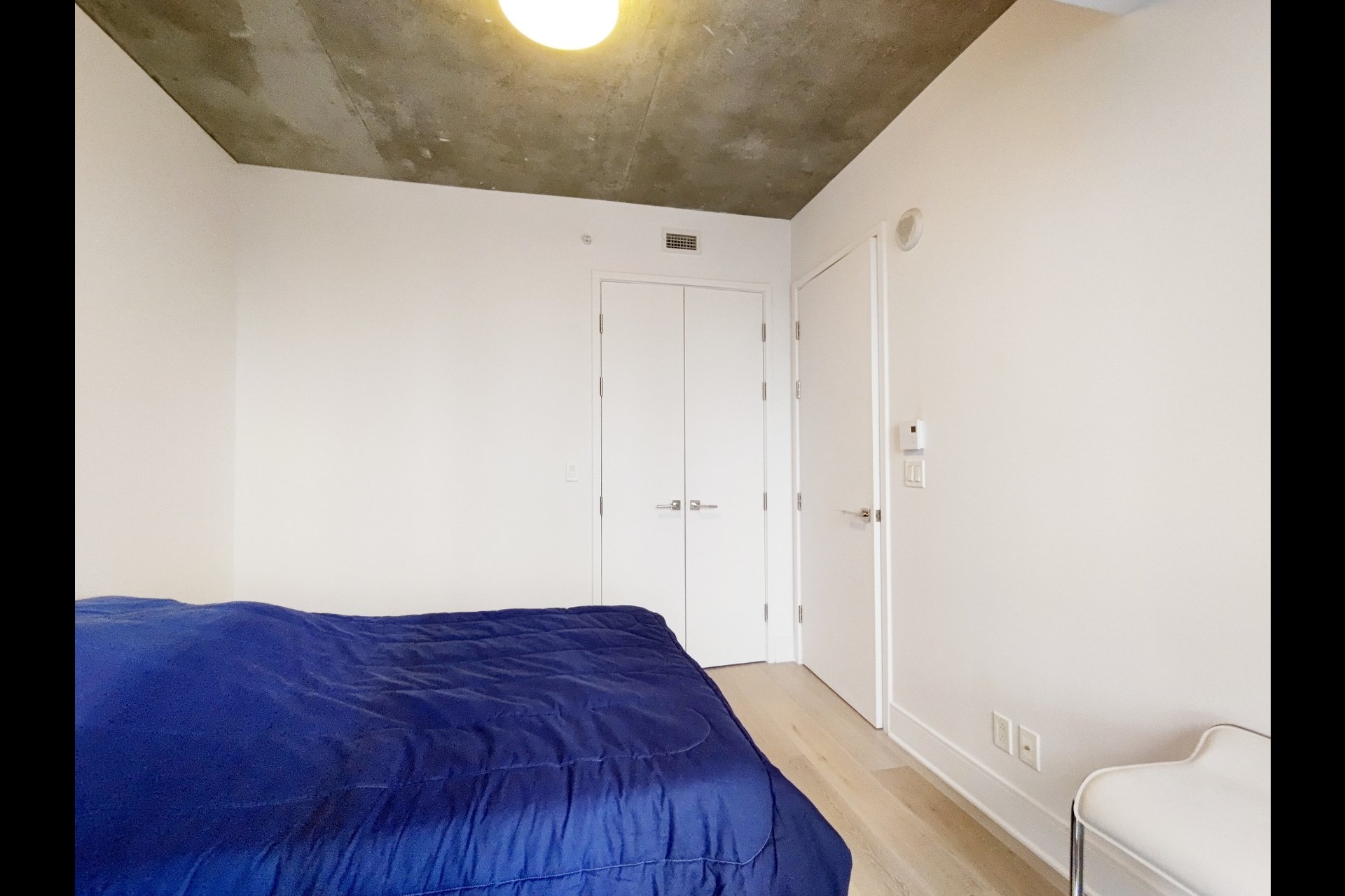 image 16 - Apartment For rent Ville-Marie Montréal  - 3 rooms