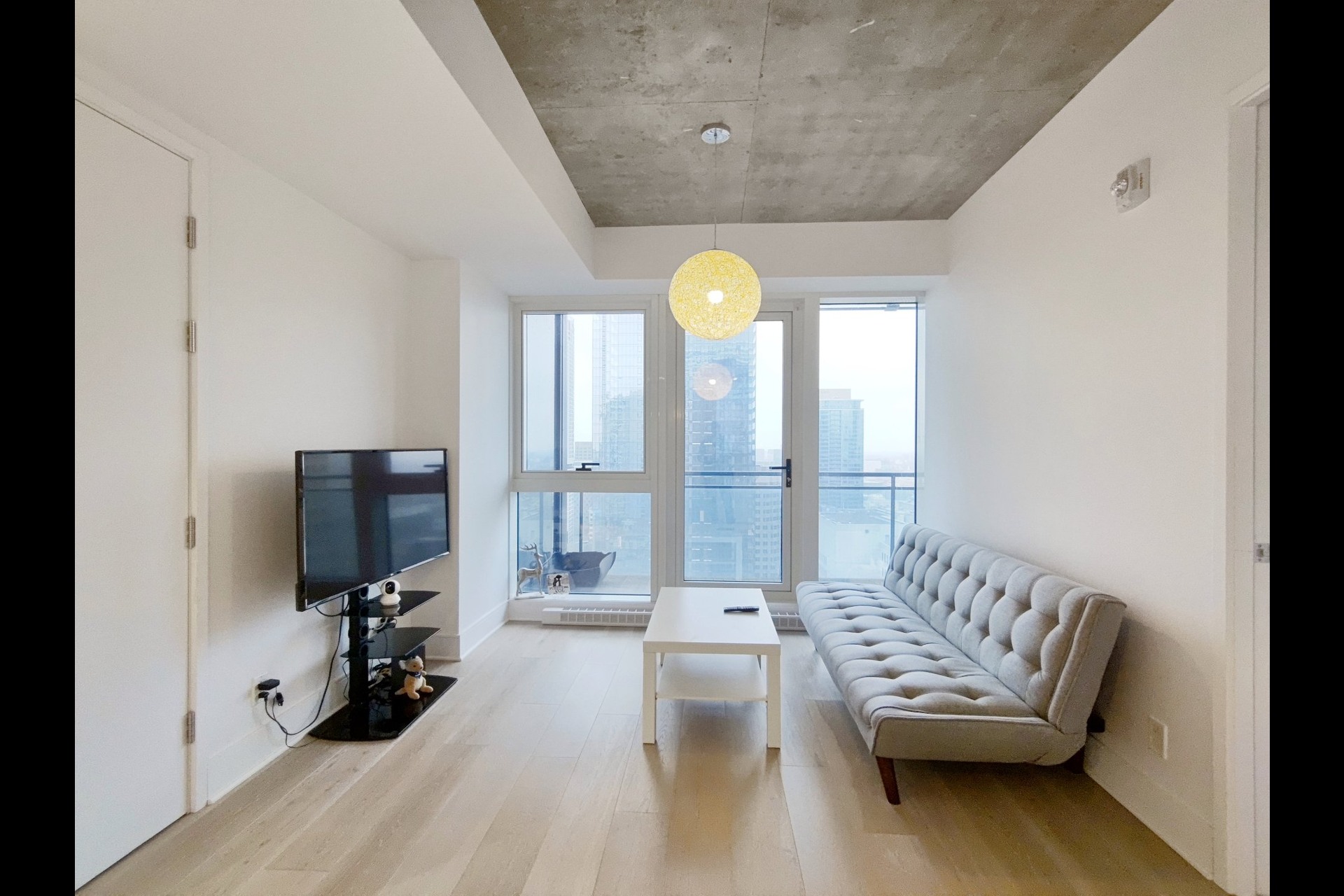 image 9 - Apartment For rent Ville-Marie Montréal  - 3 rooms