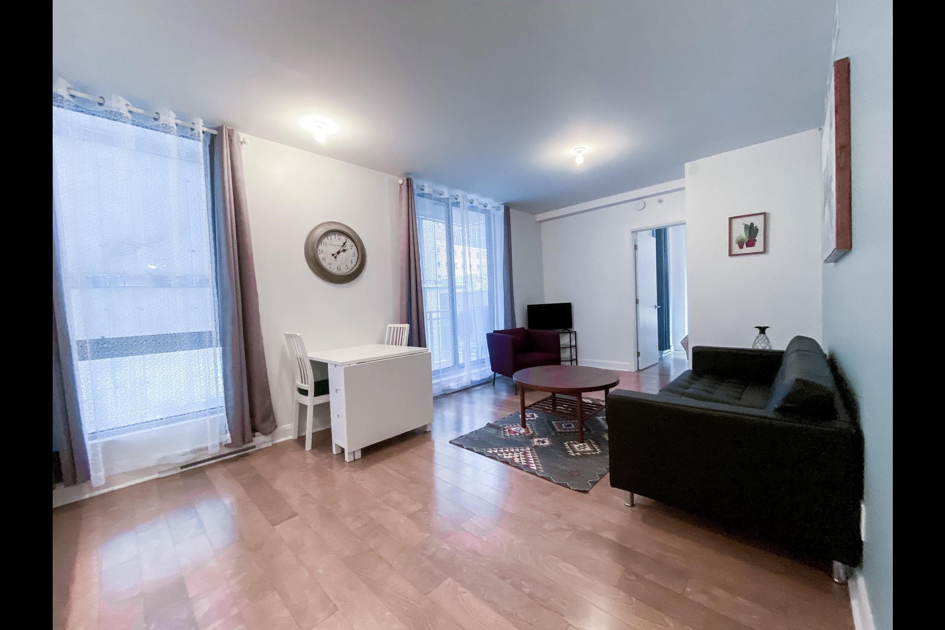 image 1 - Apartment For rent Ville-Marie Montréal  - 3 rooms