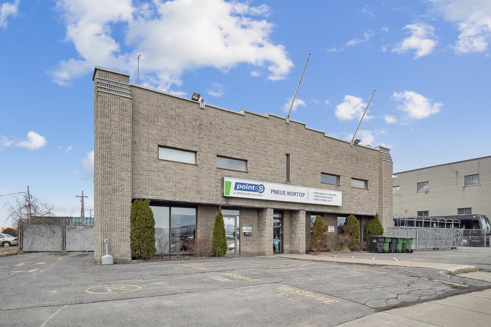 image 1 - Office For rent LaSalle Montréal 
