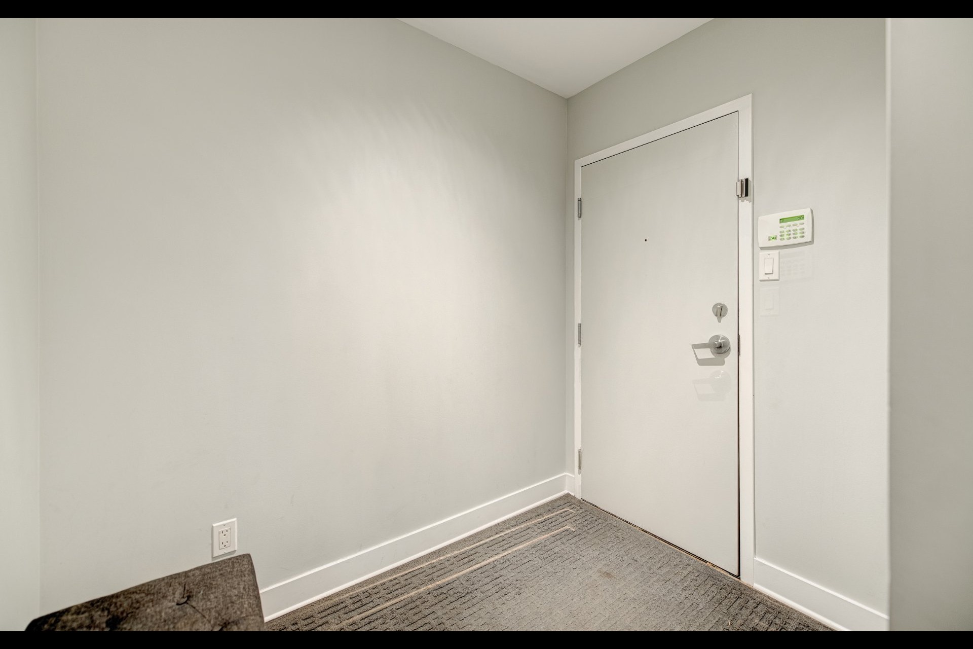 image 40 - Apartment For rent Côte-des-Neiges/Notre-Dame-de-Grâce Montréal  - 8 rooms