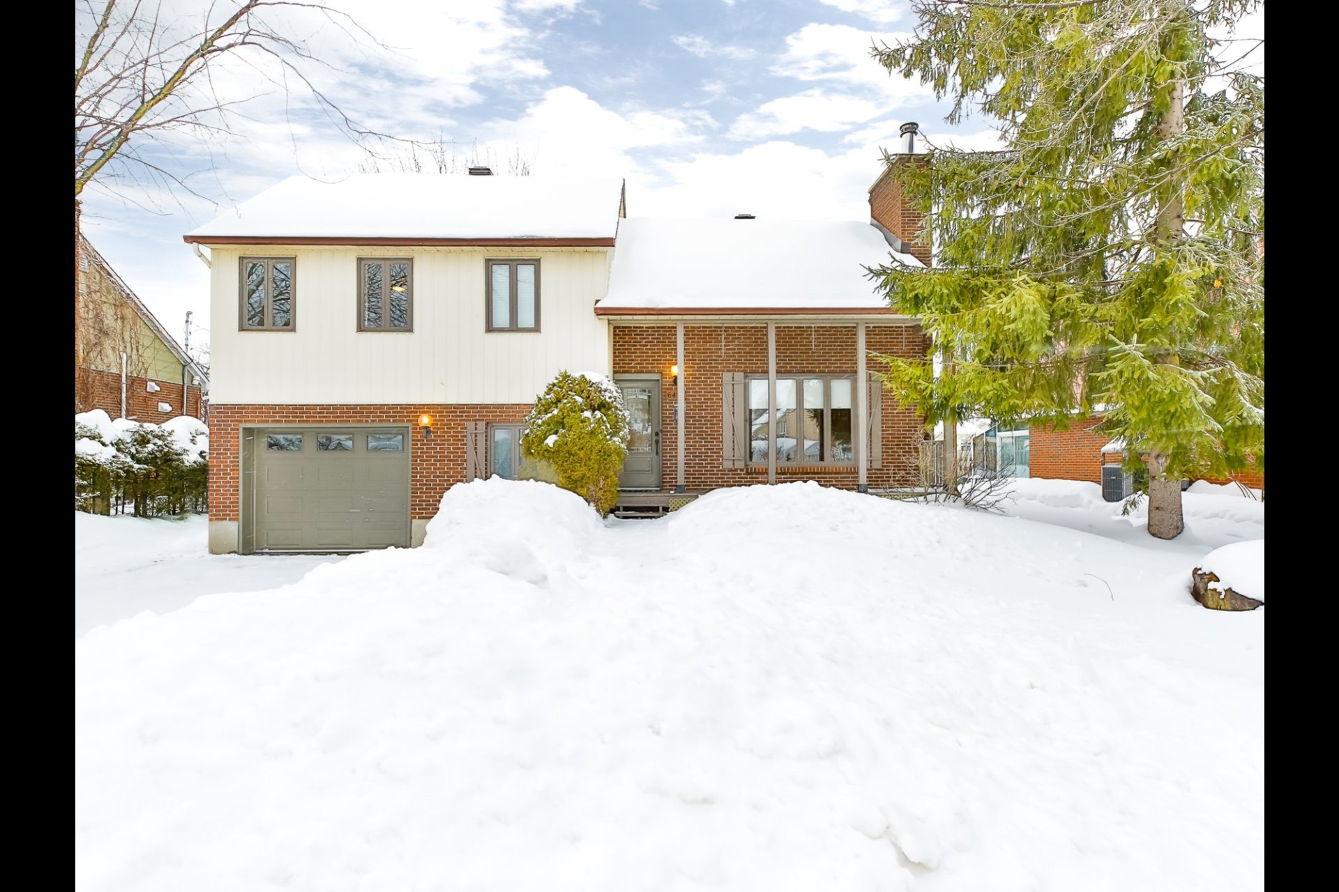 image 0 - House For sale Sainte-Rose Laval  - 13 rooms