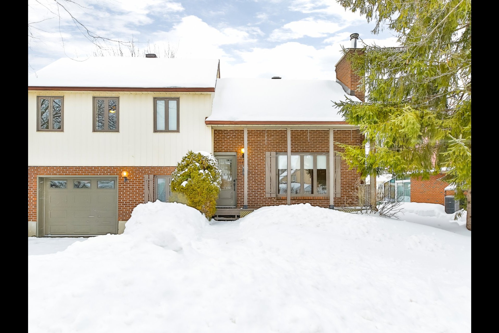 image 24 - House For sale Sainte-Rose Laval  - 13 rooms
