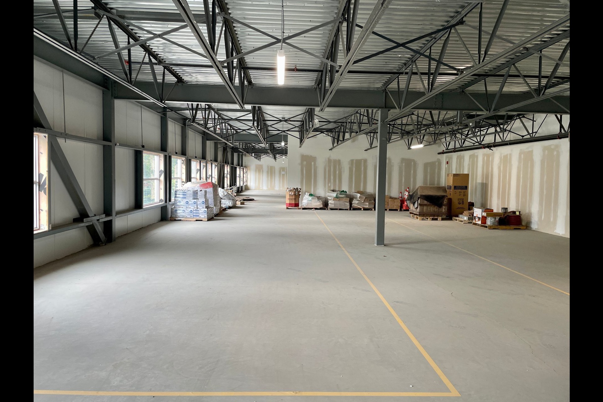 image 0 - Warehouse For rent Chomedey Laval 