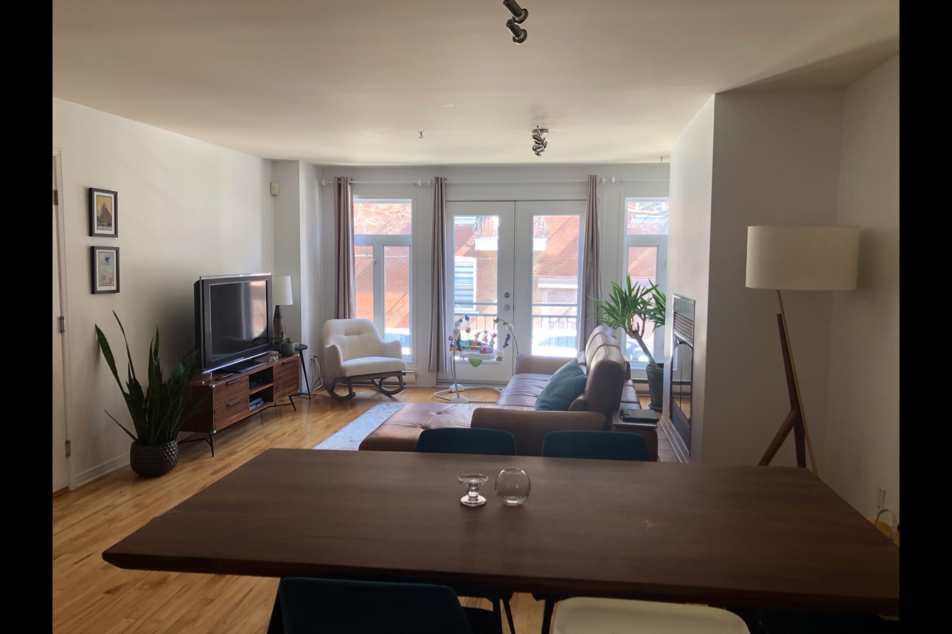 image 4 - Apartment For rent Montréal - 5 rooms