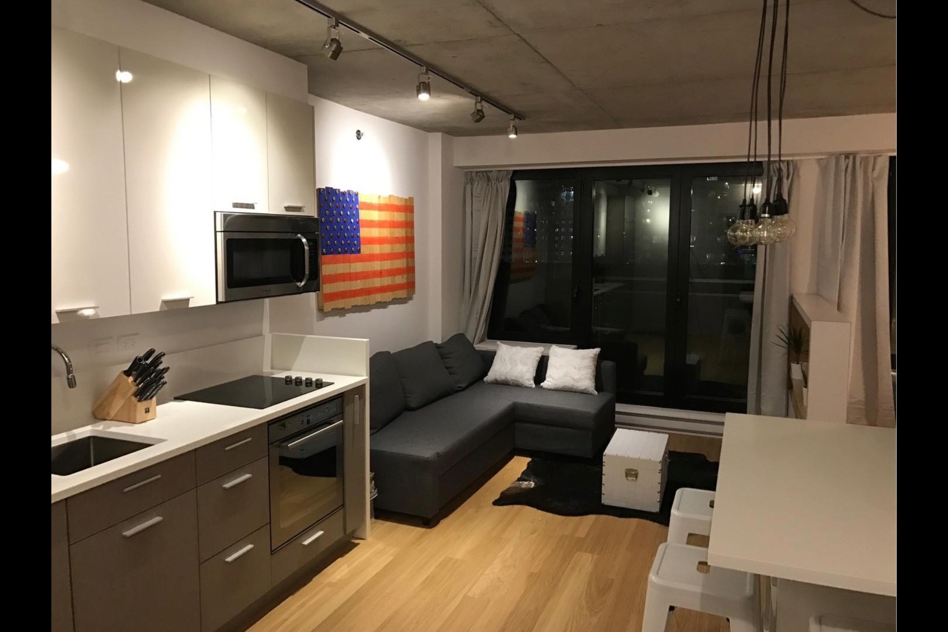 image 1 - Studio For rent Montréal - 2 rooms