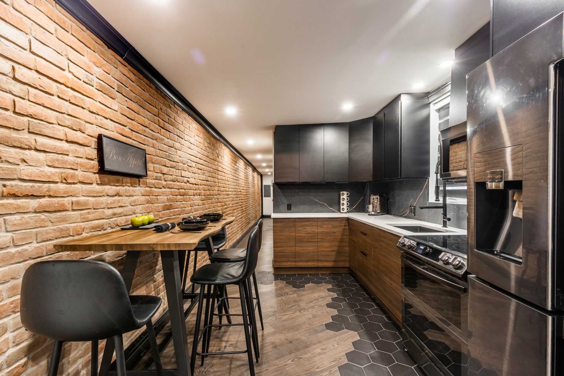 image 0 - Apartment For rent Montréal - 4 rooms