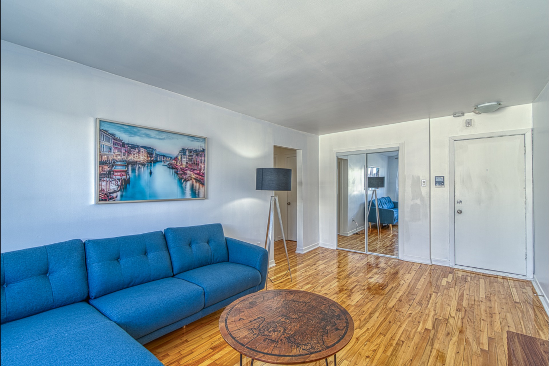 image 1 - Apartment For rent Montréal - 4 rooms