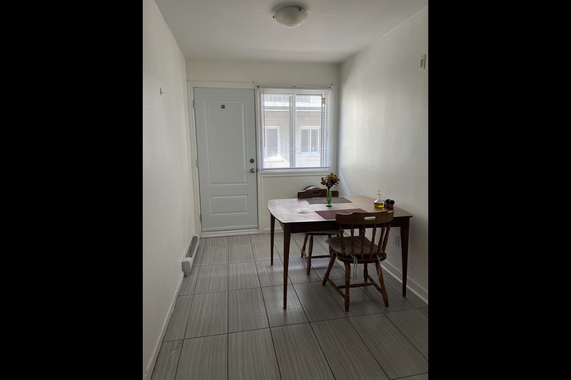 image 2 - Apartment For rent Montréal - 3 rooms