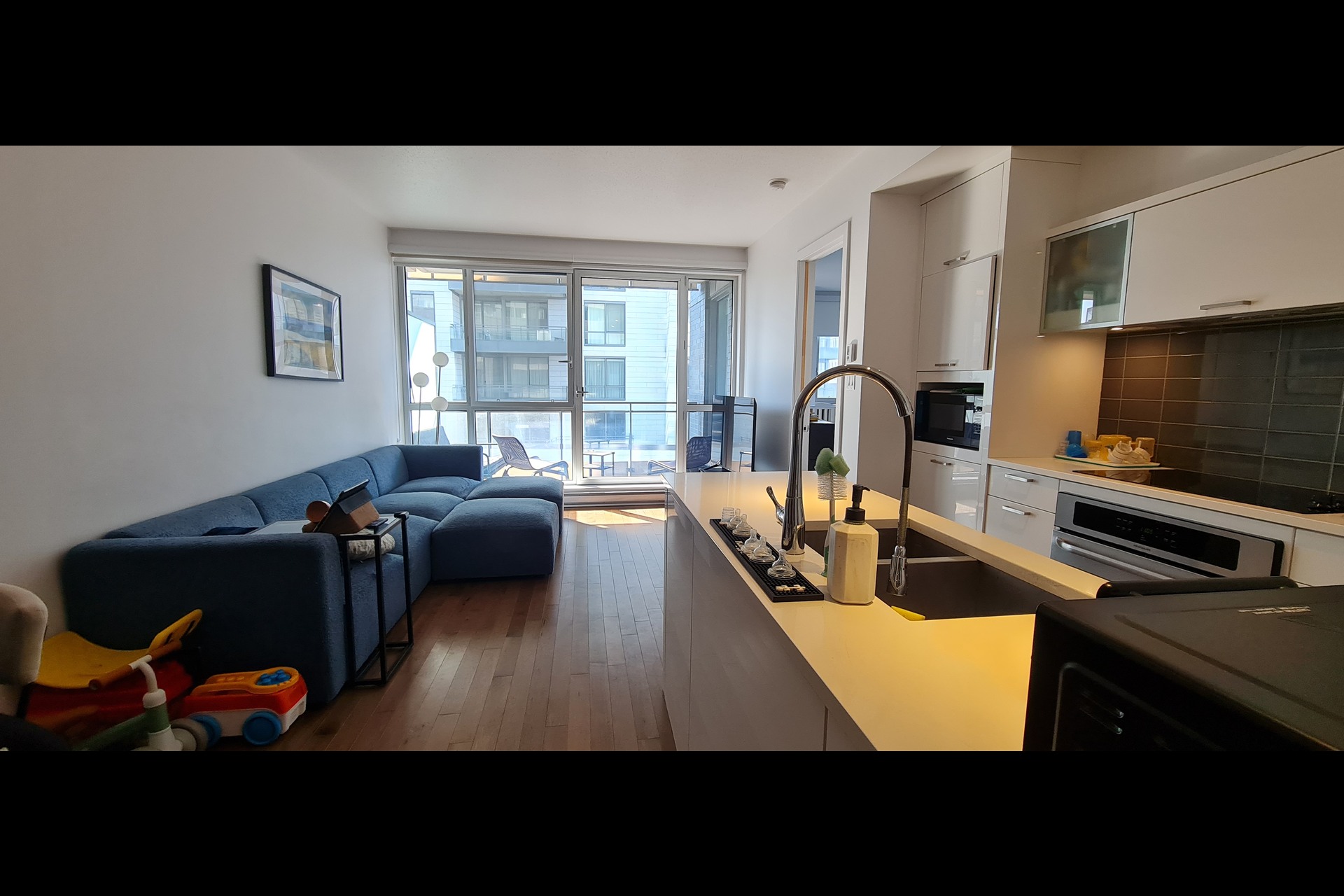 image 0 - Condo For rent Montréal Ville-Marie - 3 rooms