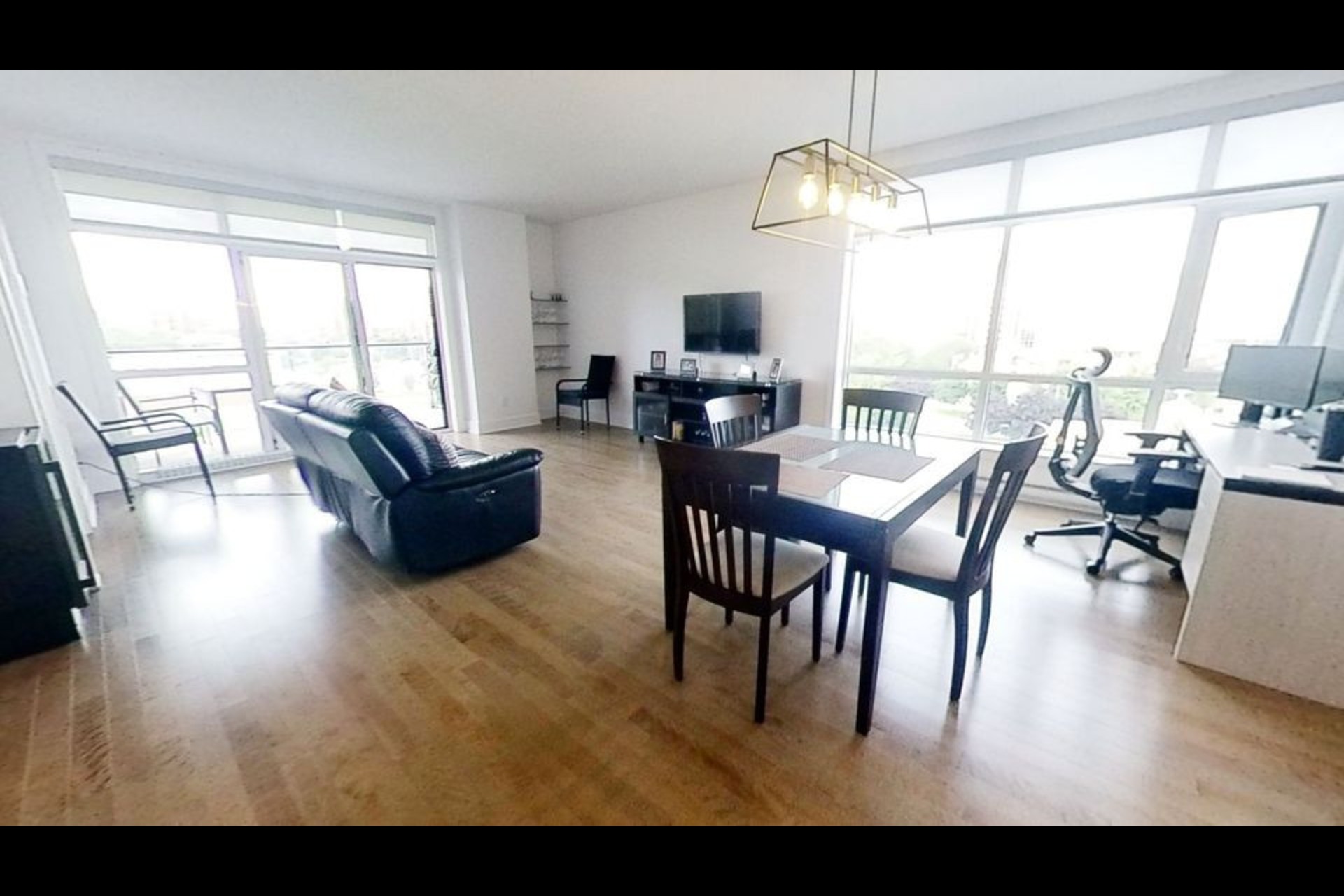 image 2 - Apartment For rent Laval - 4 rooms