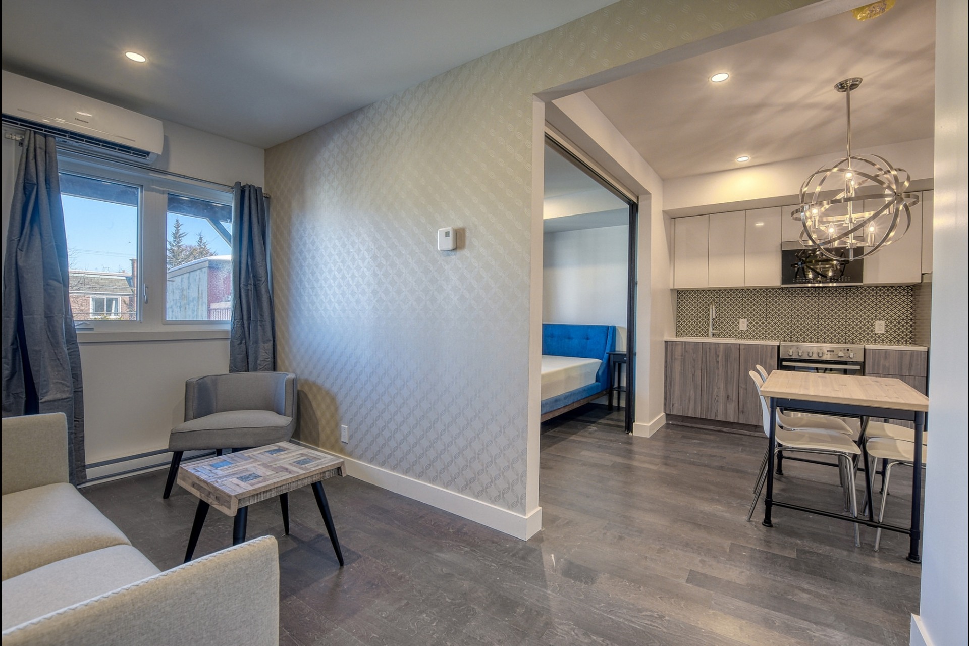 image 3 - Apartment For rent Montréal La Petite-Patrie - 3 rooms