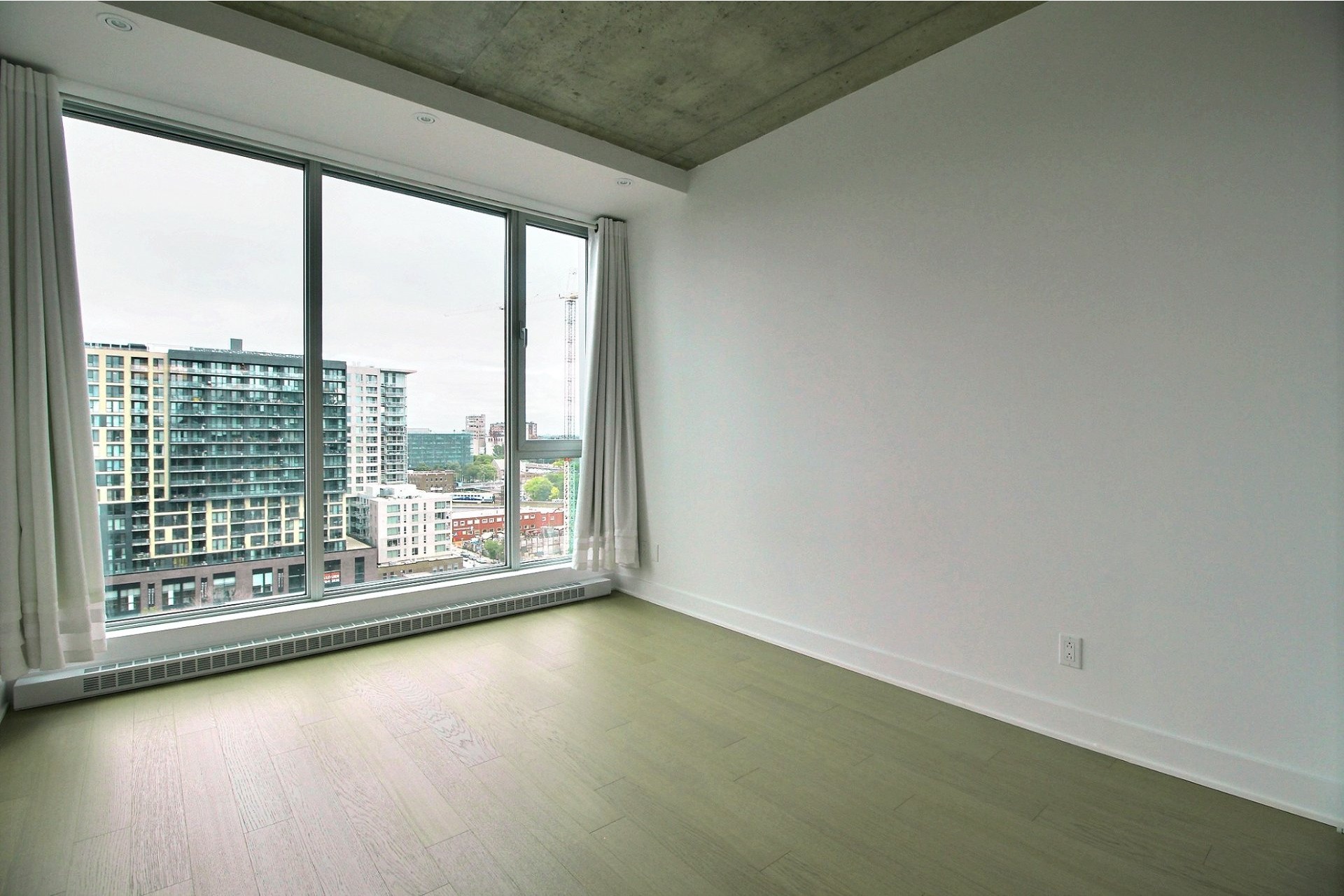 image 9 - Apartment For rent Montréal Le Sud-Ouest  - 4 rooms