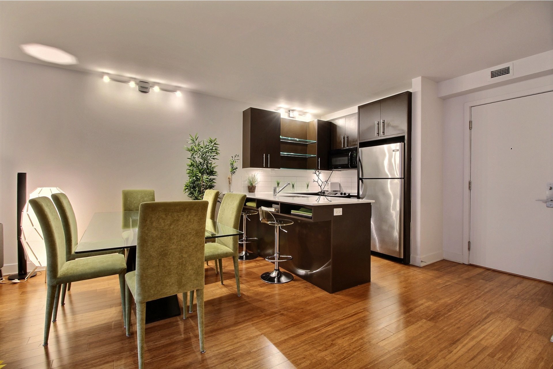 image 4 - Apartment For rent Le Sud-Ouest Montréal  - 6 rooms