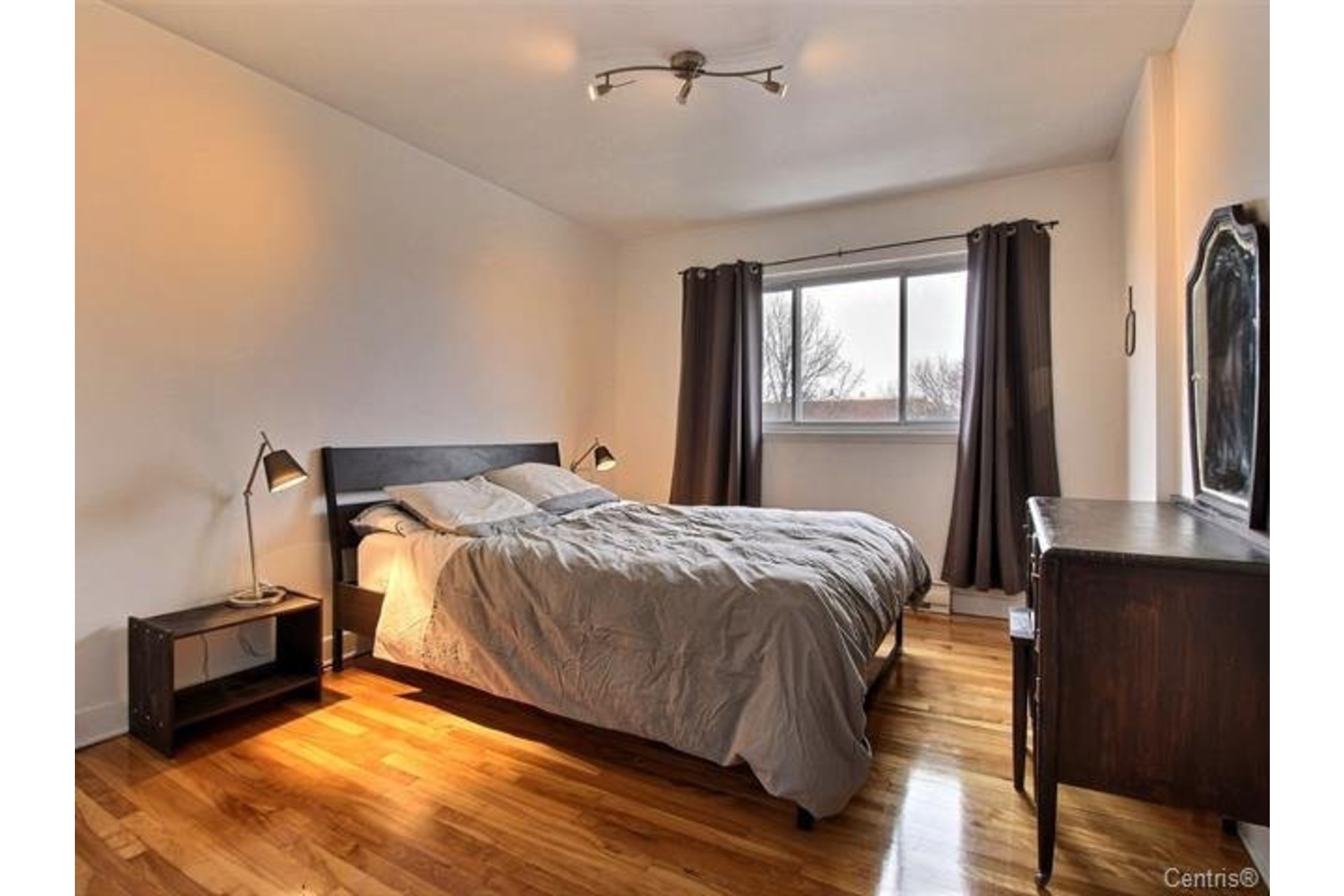 image 16 - Apartment For rent Montréal Mercier/Hochelaga-Maisonneuve  - 7 rooms