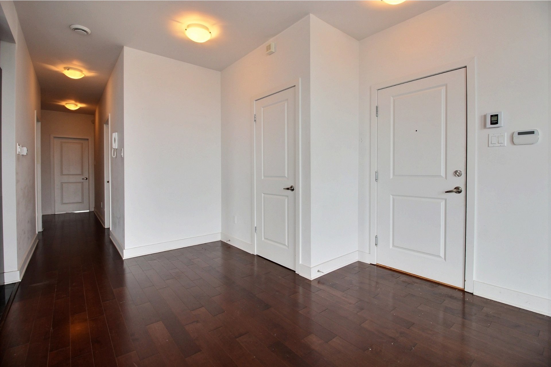 image 8 - Apartment For rent Montréal Villeray/Saint-Michel/Parc-Extension  - 6 rooms