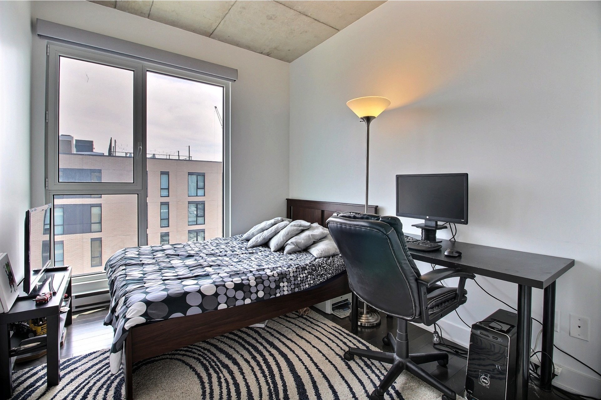 image 8 - Apartment For rent Montréal Le Sud-Ouest  - 6 rooms