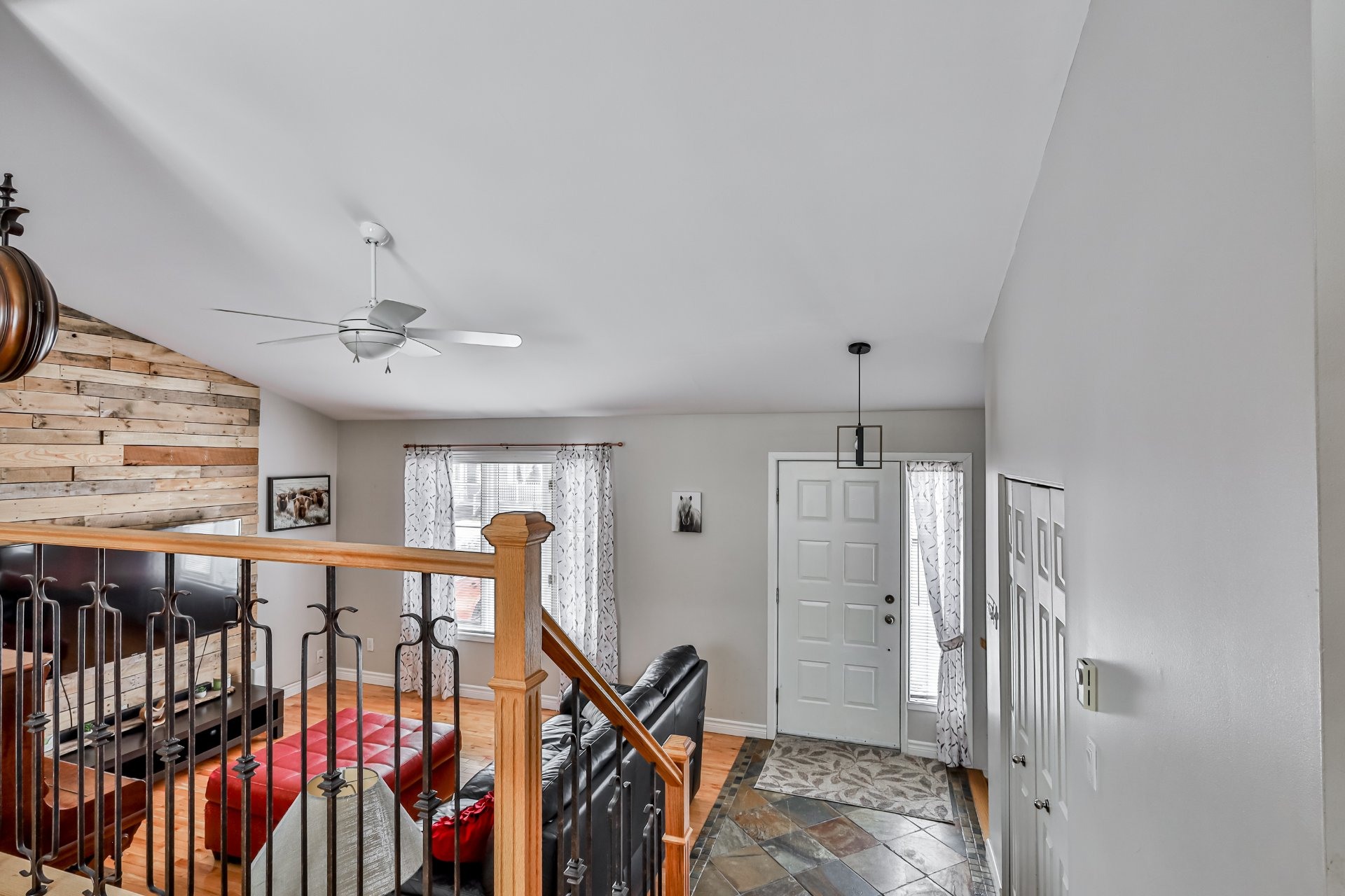 image 14 - House For sale Lachute - 10 rooms