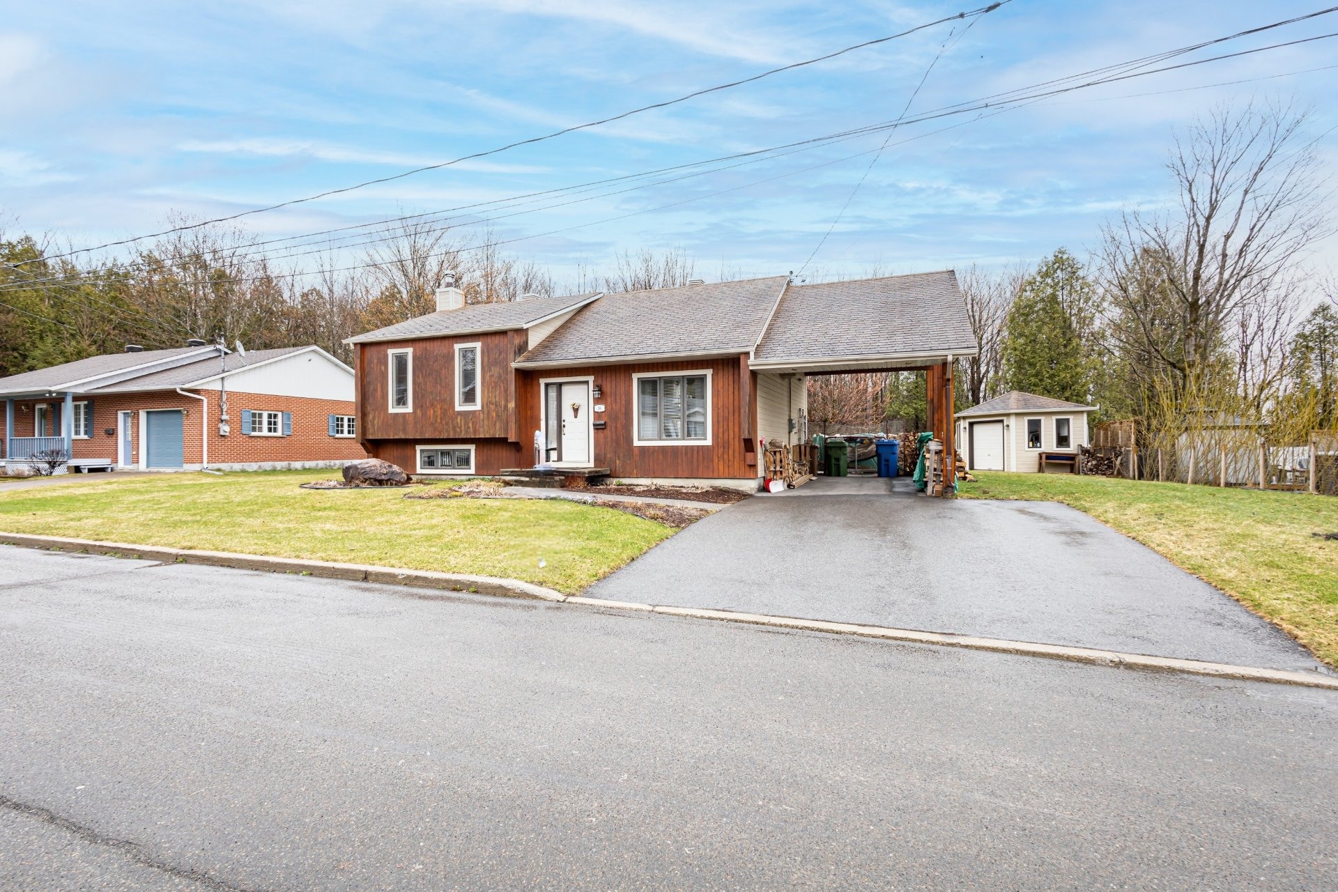 image 30 - House For sale Lachute - 10 rooms