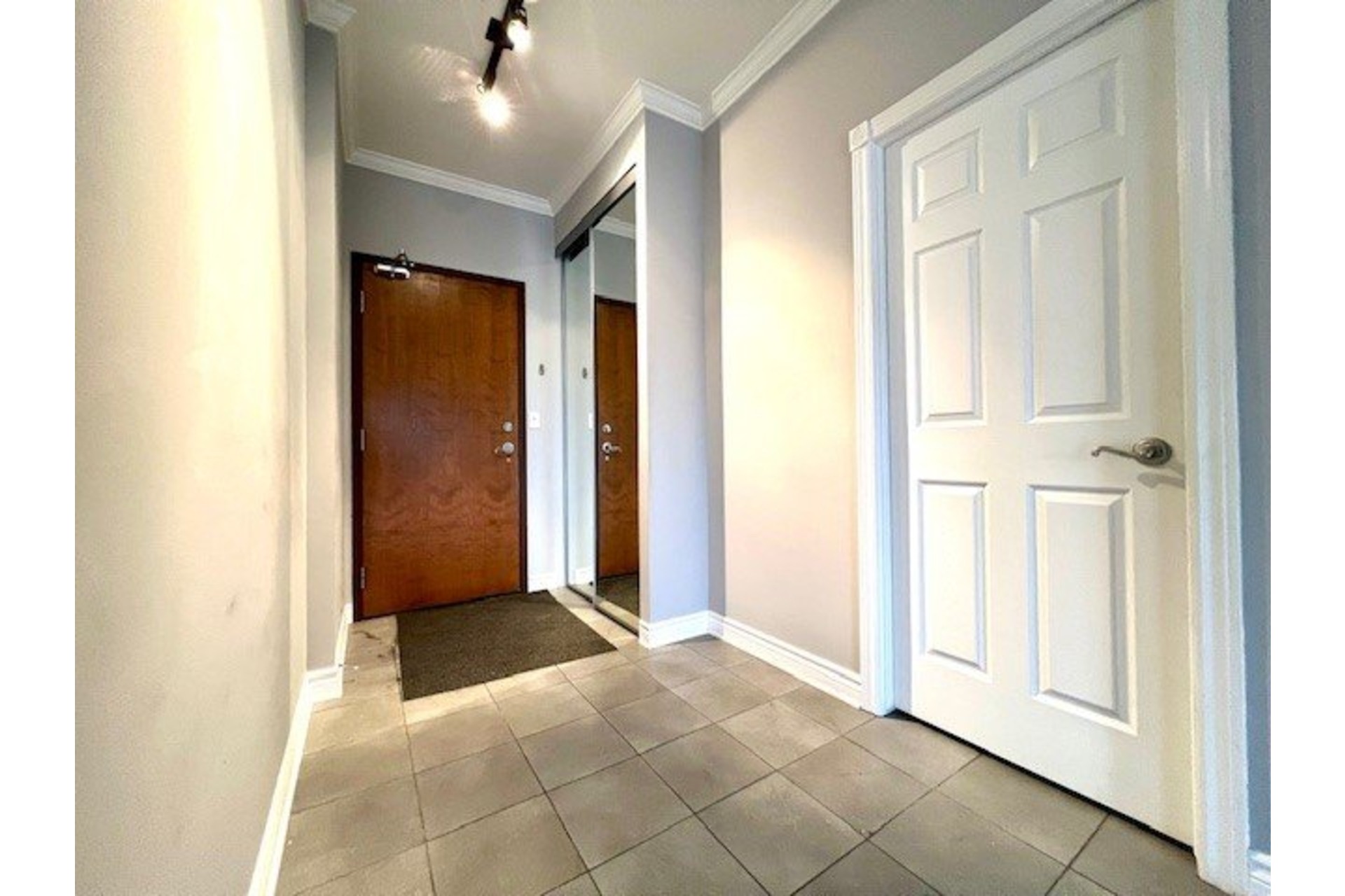 image 3 - Apartment For rent Hull Gatineau  - 9 rooms