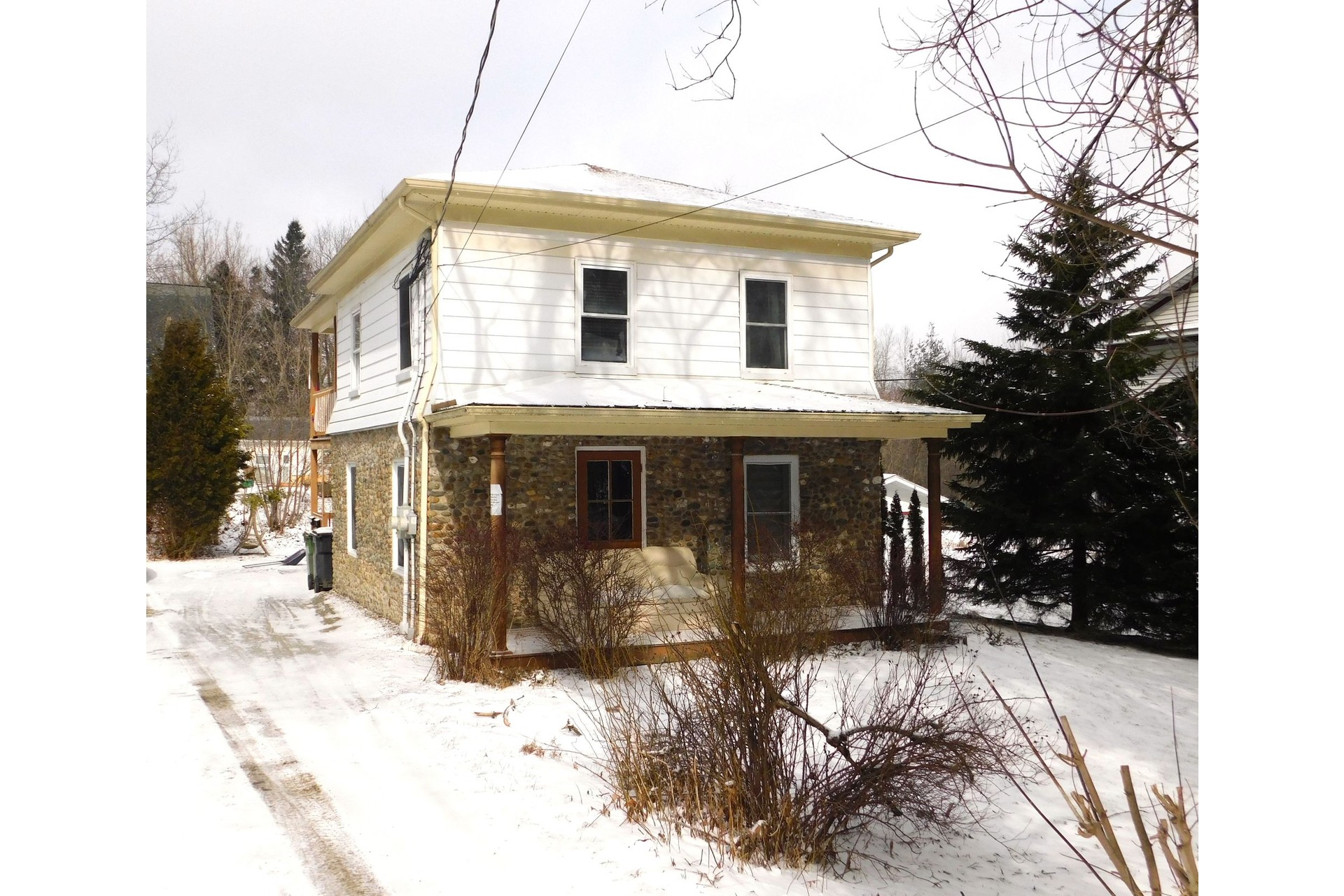 image 0 - Duplex For sale Lennoxville Sherbrooke  - 4 rooms