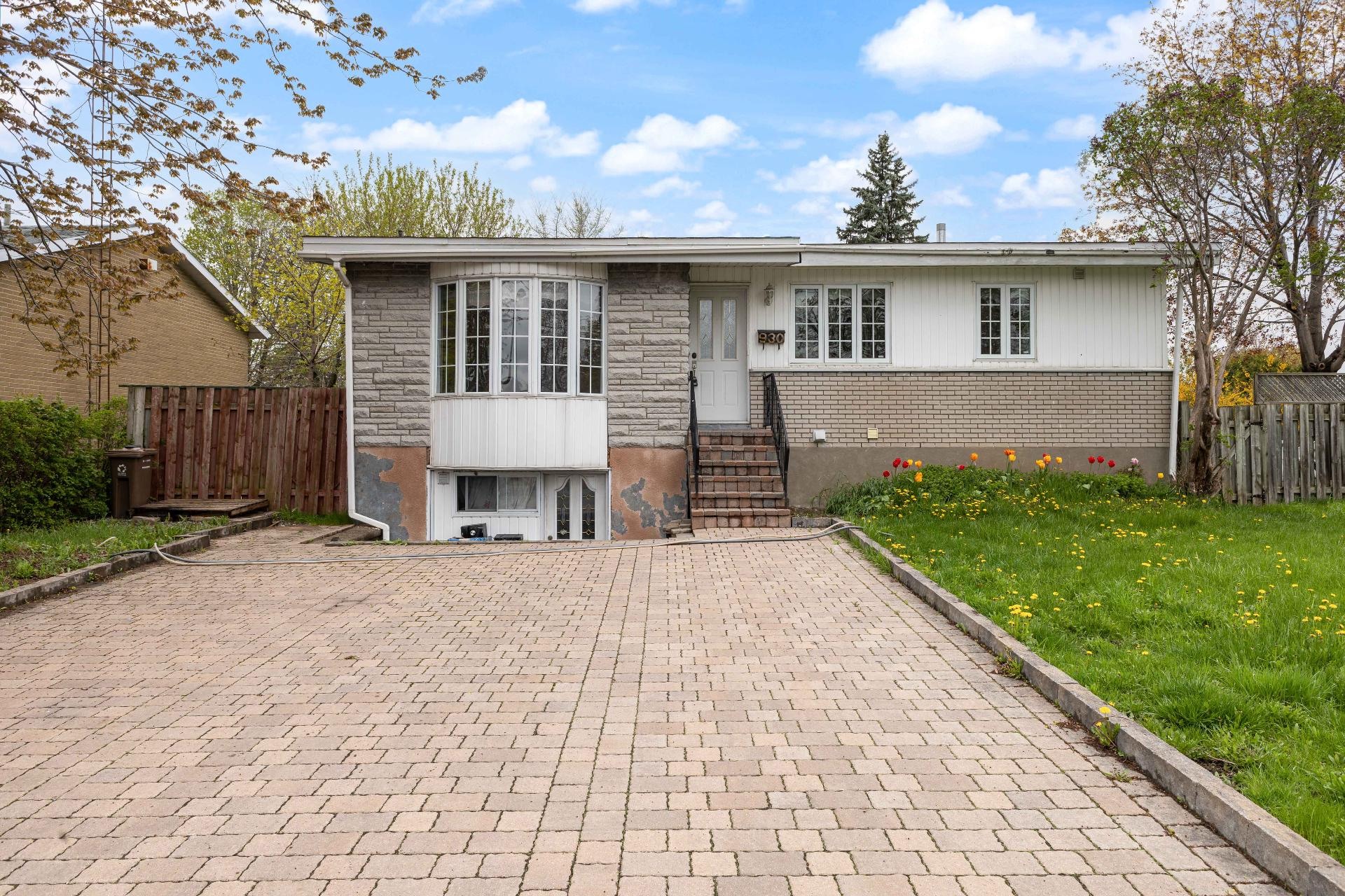 image 0 - House For sale Brossard - 9 rooms