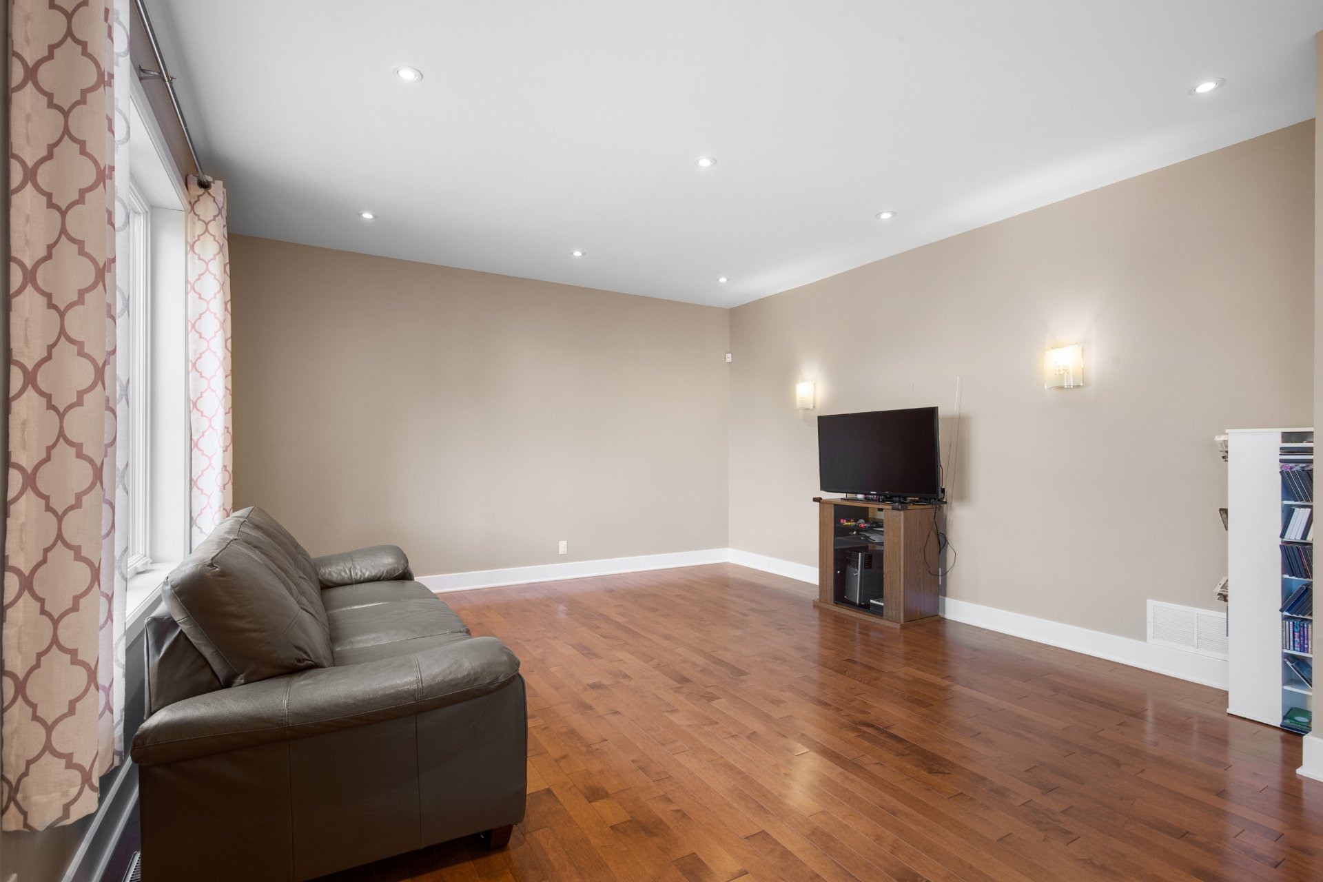 image 4 - House For sale Brossard - 19 rooms