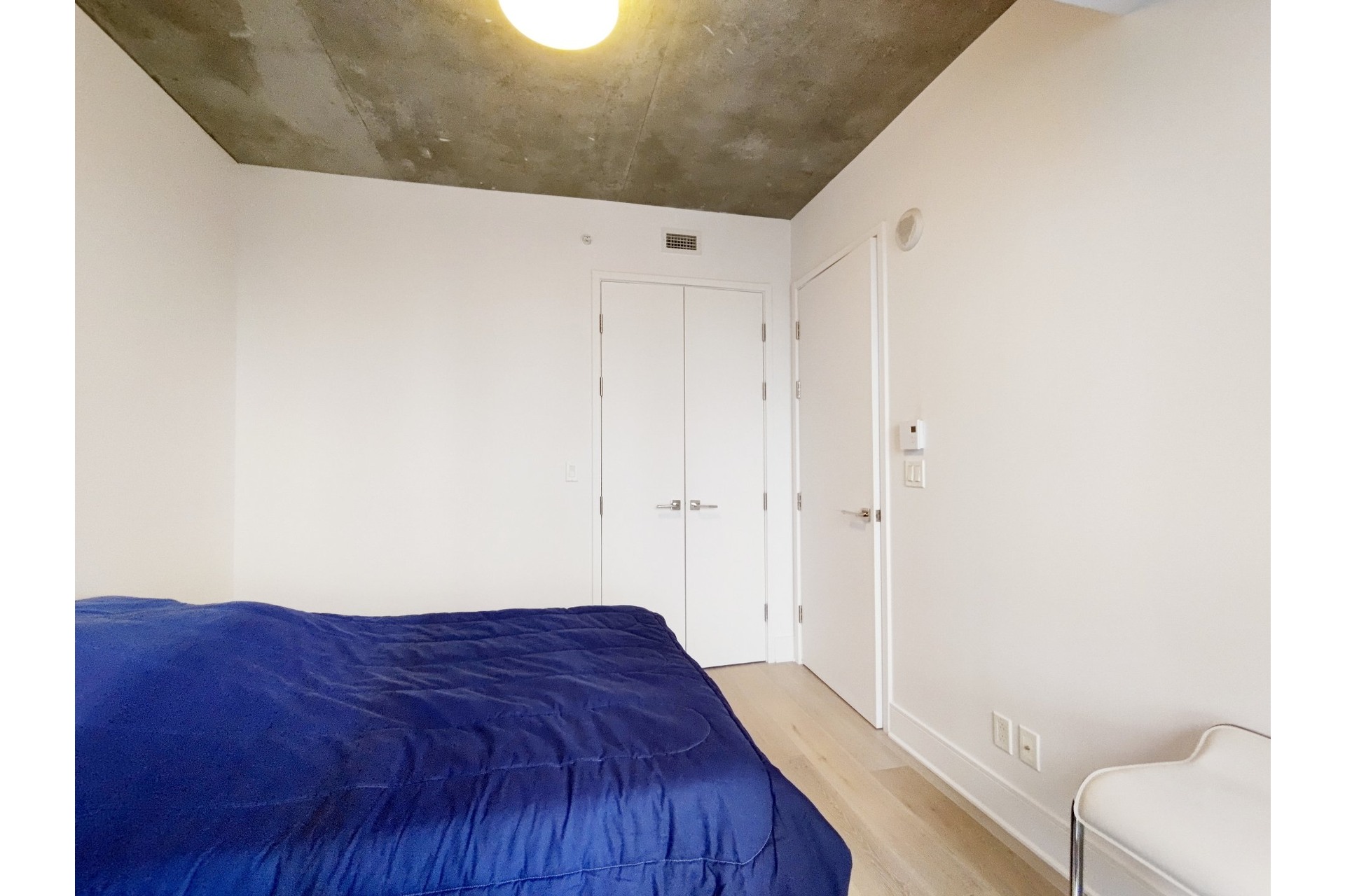 image 16 - Apartment For rent Ville-Marie Montréal  - 3 rooms