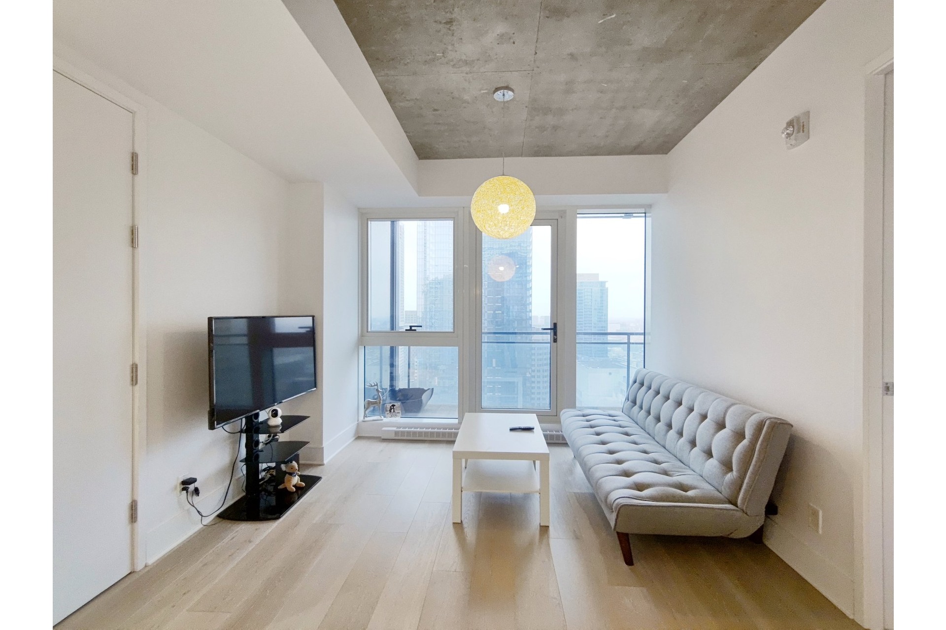 image 9 - Apartment For rent Ville-Marie Montréal  - 3 rooms