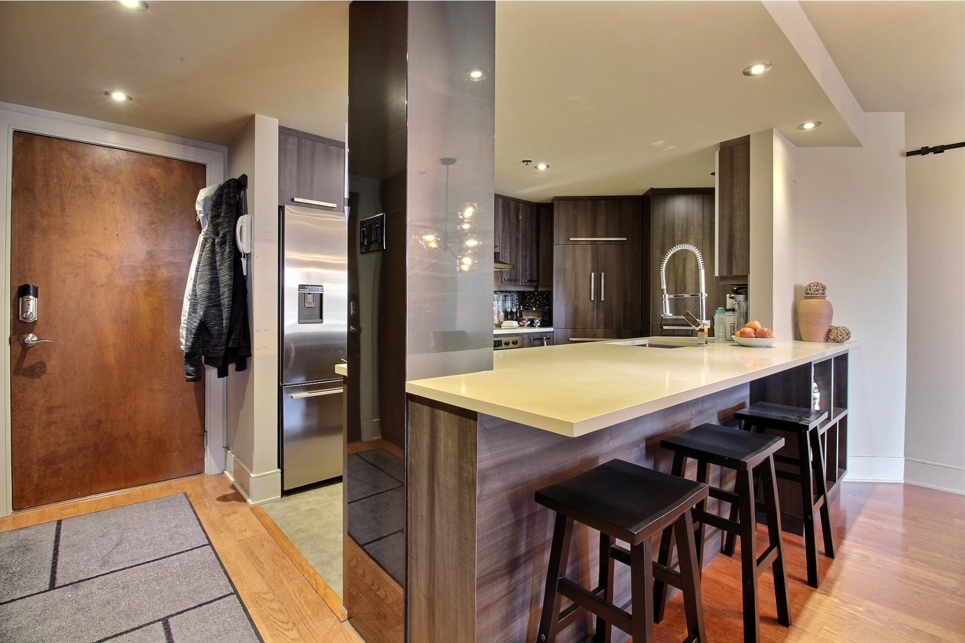 image 10 - Apartment For rent Ville-Marie Montréal  - 6 rooms