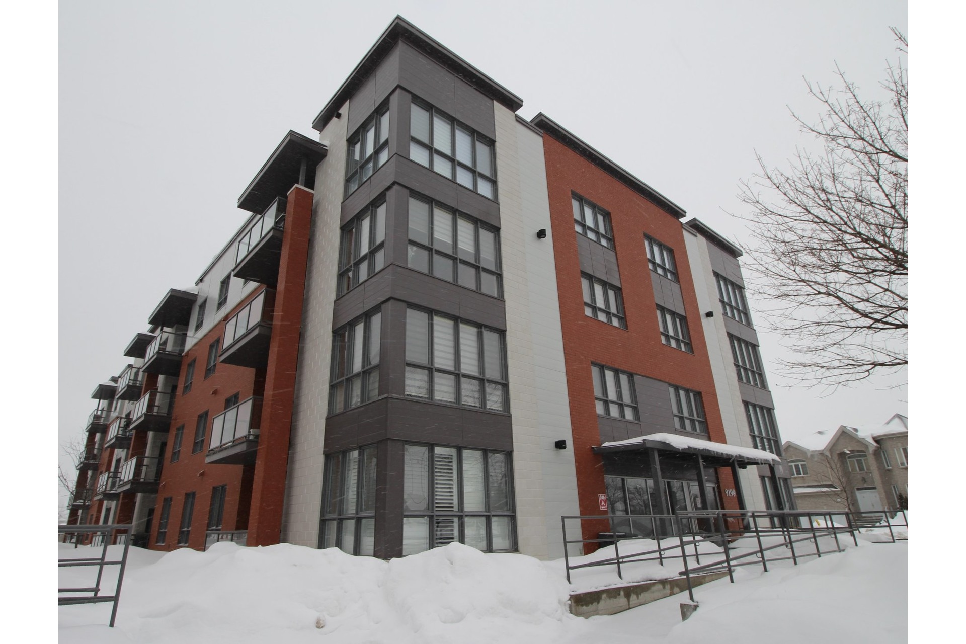 image 25 - Apartment For rent Rivière-des-Prairies/Pointe-aux-Trembles Montréal  - 6 rooms