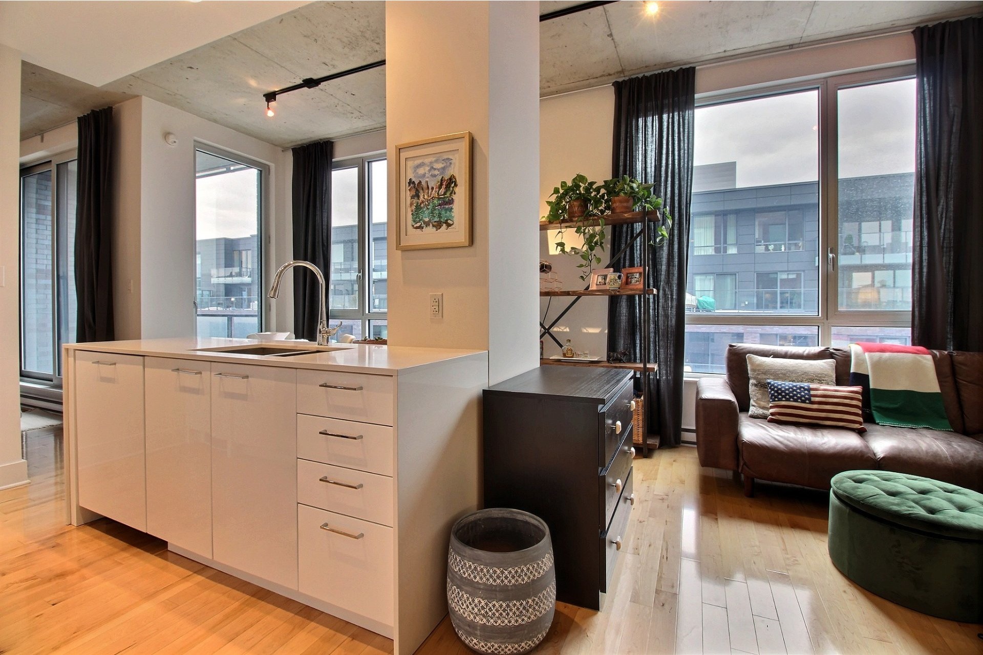image 0 - Apartment For rent Le Sud-Ouest Montréal  - 6 rooms