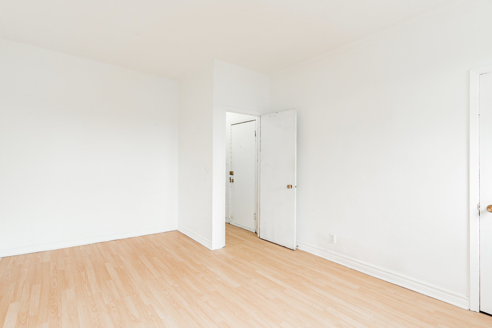 image 3 - Apartment For rent Rosemont/La Petite-Patrie Montréal  - 5 rooms