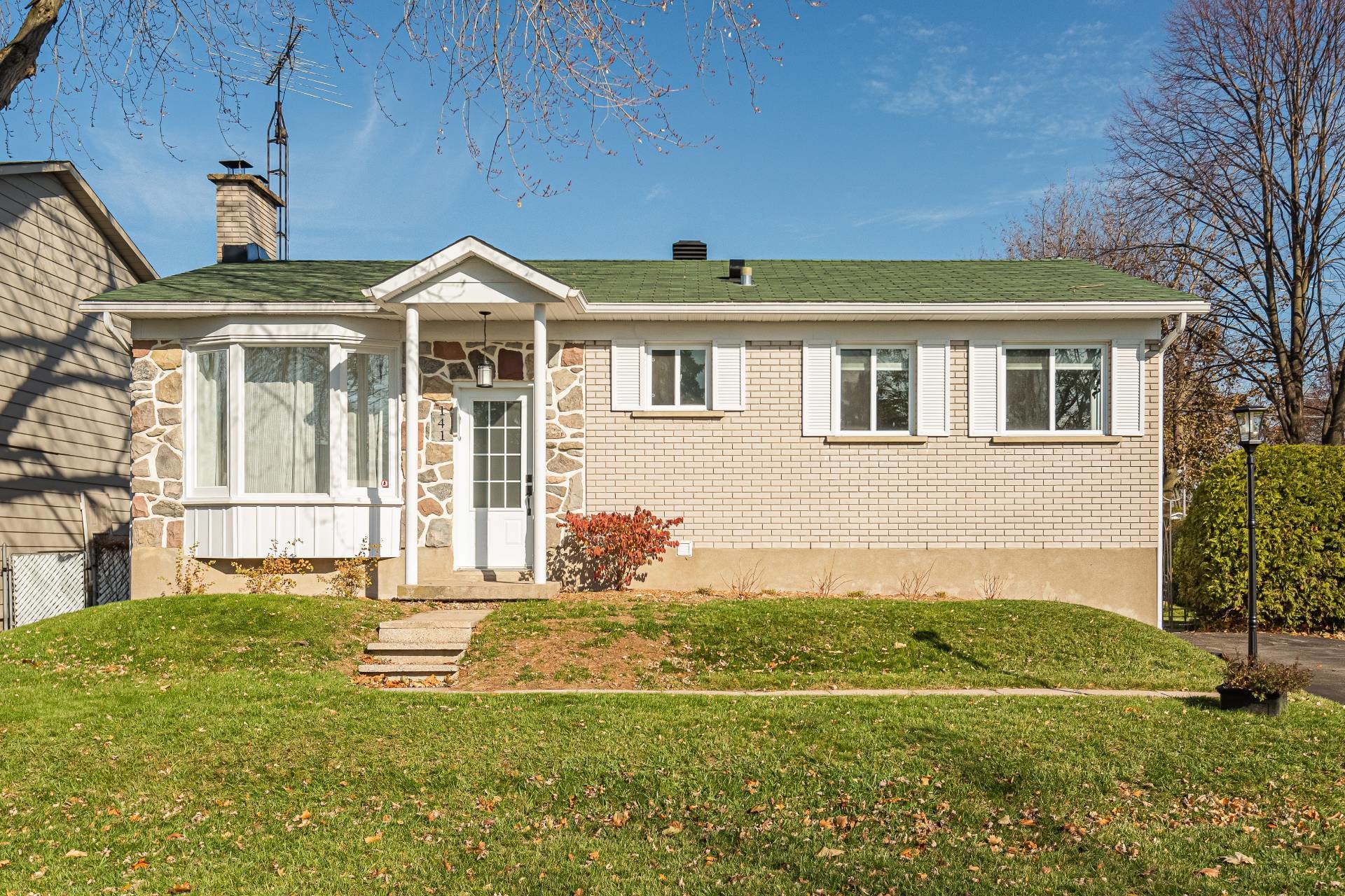 image 1 - House For sale Repentigny Repentigny  - 6 rooms