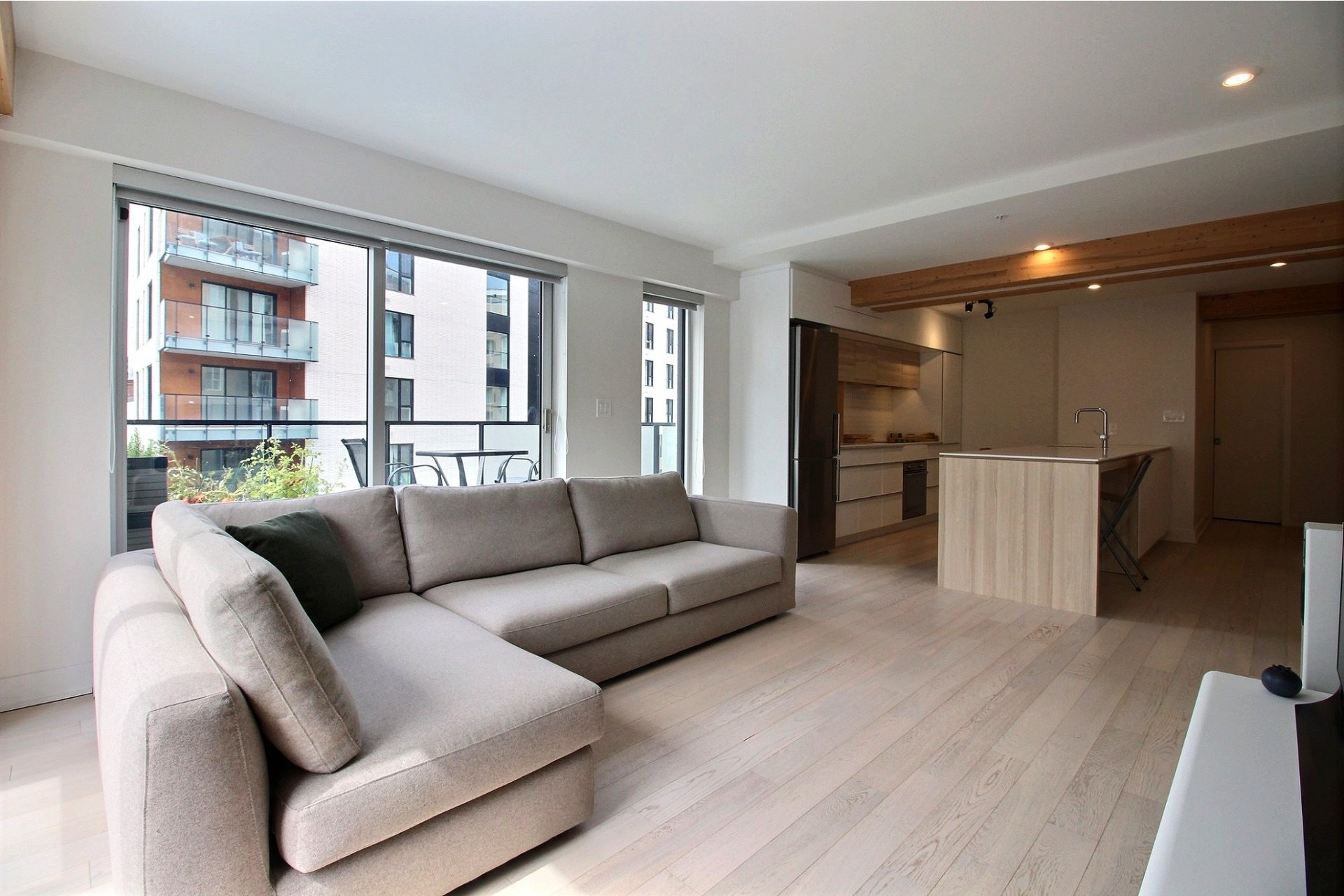 image 2 - Apartment For rent Le Sud-Ouest Montréal  - 4 rooms