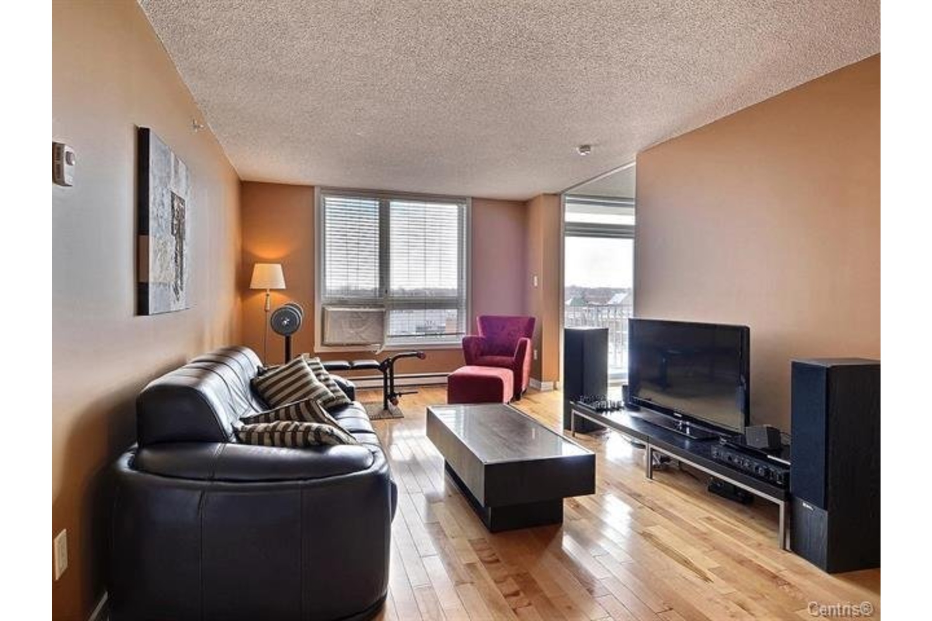 image 2 - Apartment For rent Saint-Léonard Montréal  - 6 rooms