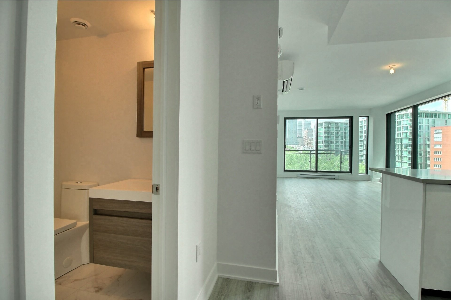 image 17 - Apartment For rent Le Sud-Ouest Montréal  - 6 rooms